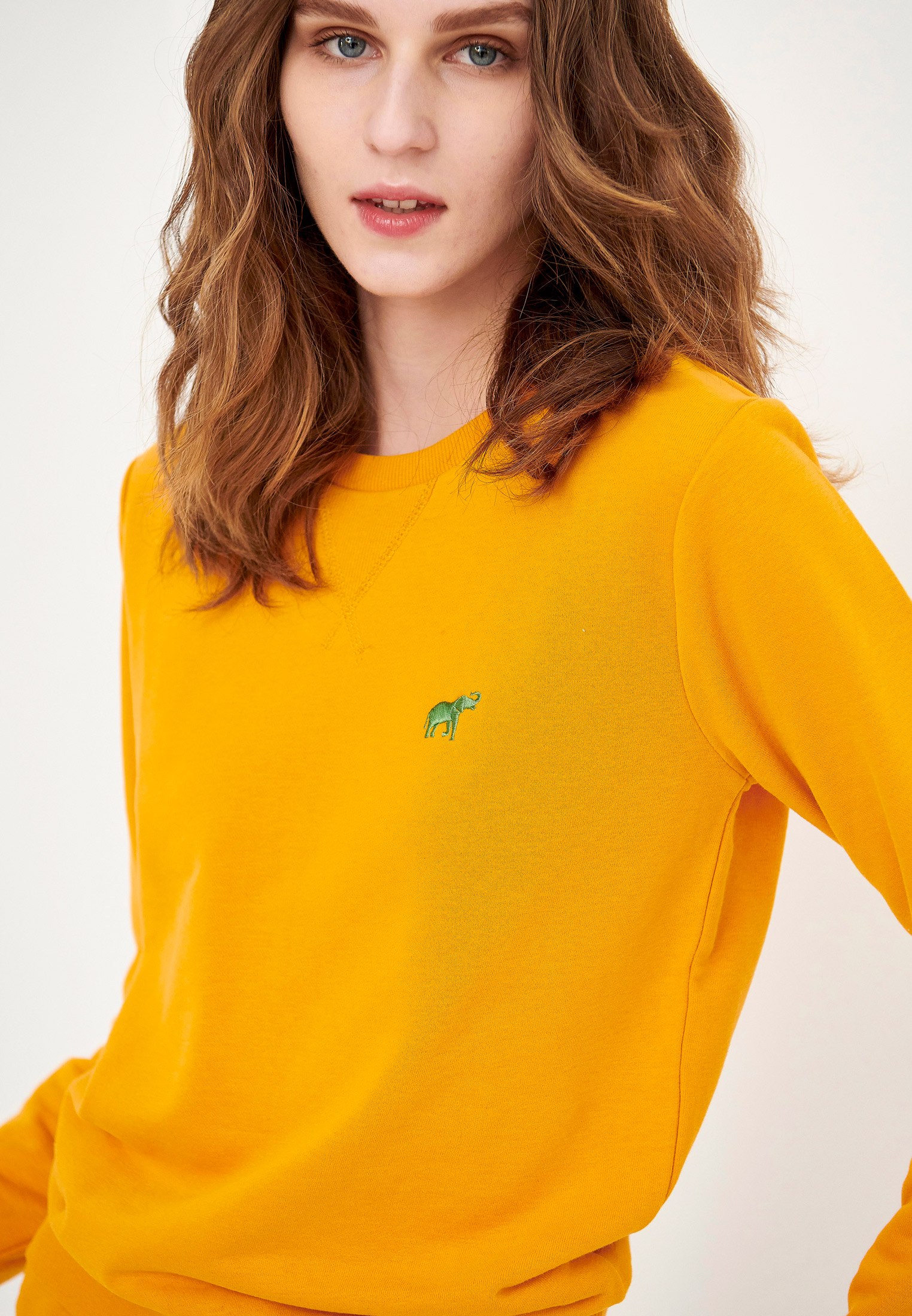 Φούτερ με κεντητό logo φωτογραφία