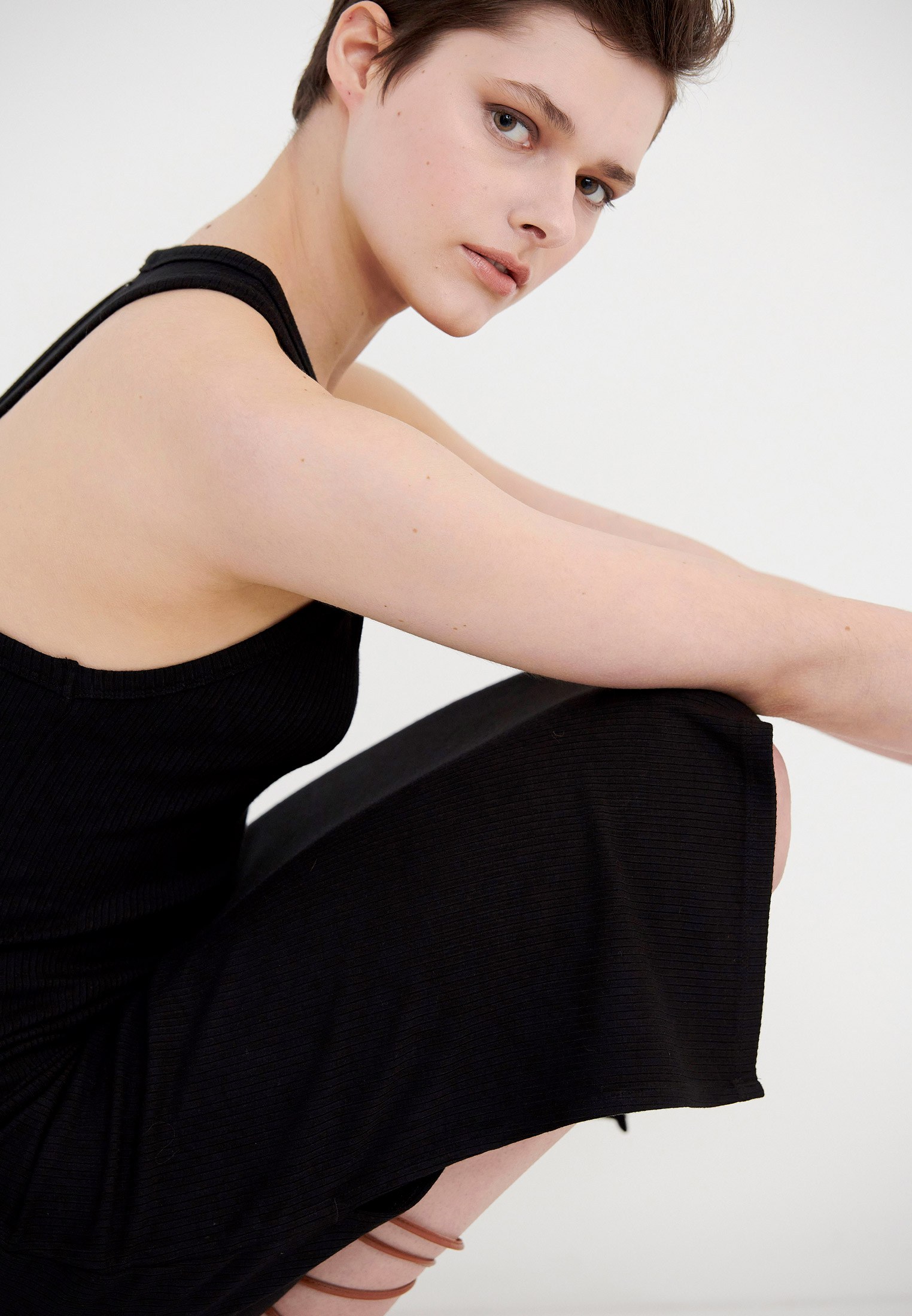 Maxi φόρεμα με σκίσιμο στο πλάι φωτογραφία