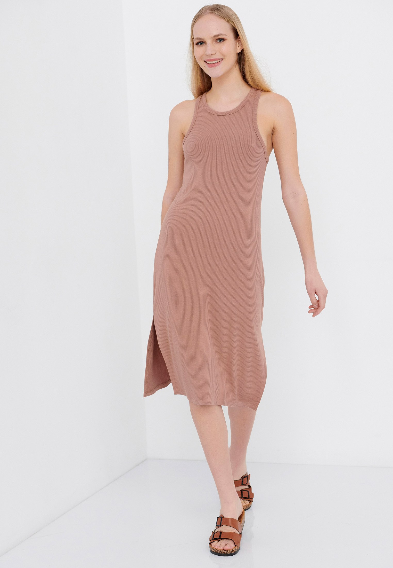 Maxi φόρεμα με σκίσιμο στο πλάι φωτογραφία