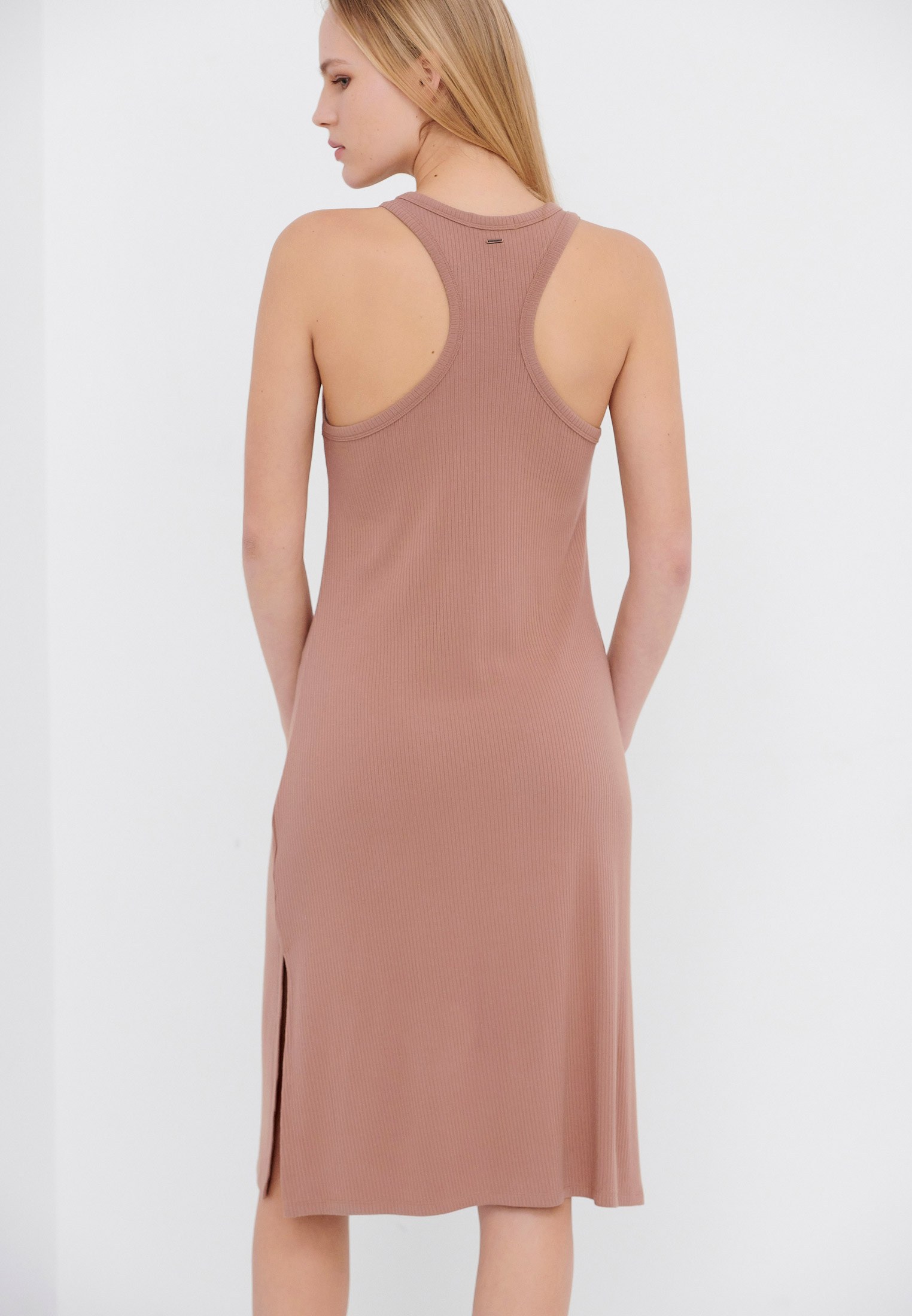 Maxi φόρεμα με σκίσιμο στο πλάι φωτογραφία