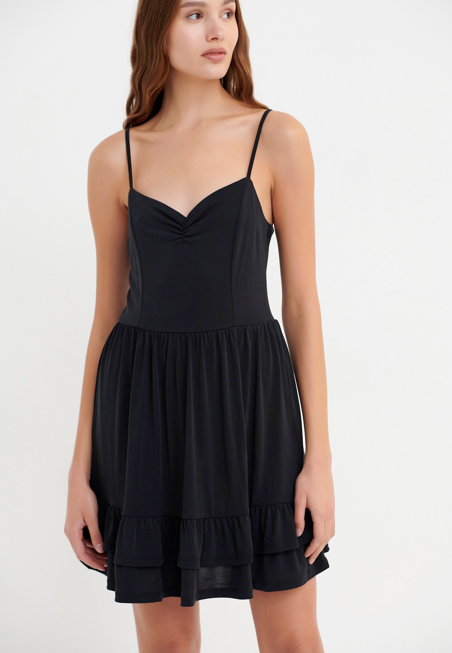 Μίνι φόρεμα με τιράντες και βολάν φωτογραφία