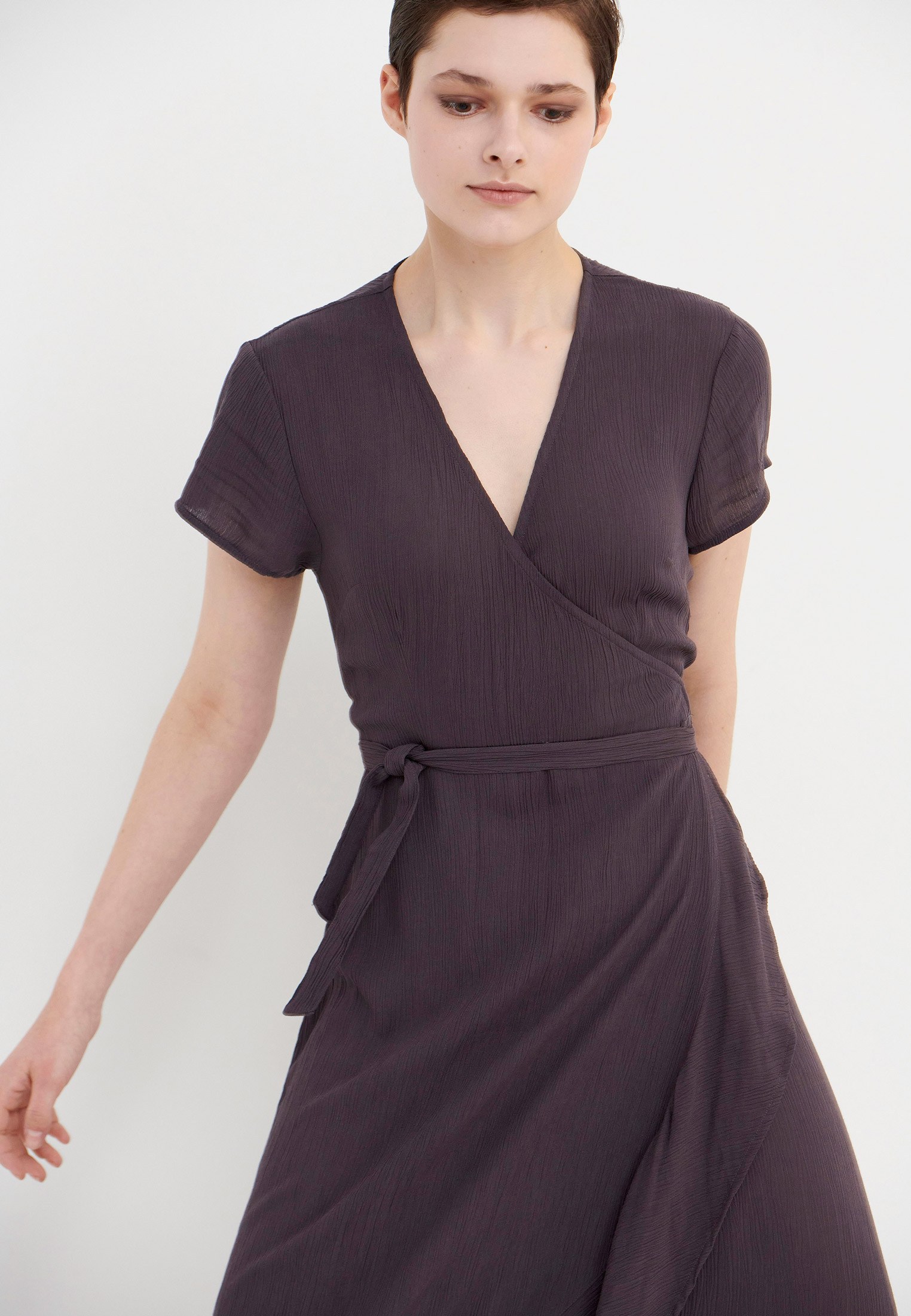 Κρουαζέ φόρεμα από βισκόζη φωτογραφία