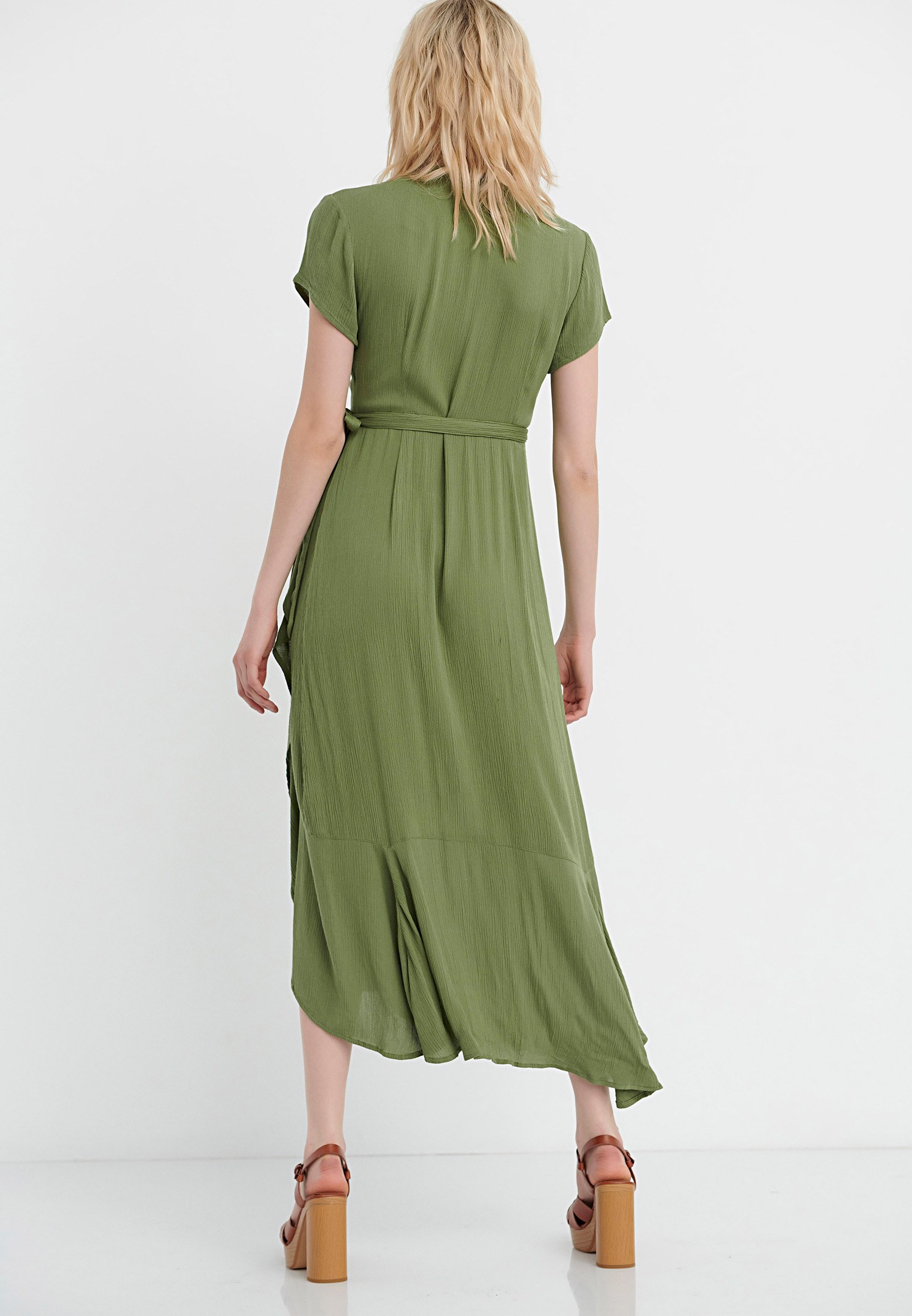 Κρουαζέ φόρεμα από βισκόζη φωτογραφία