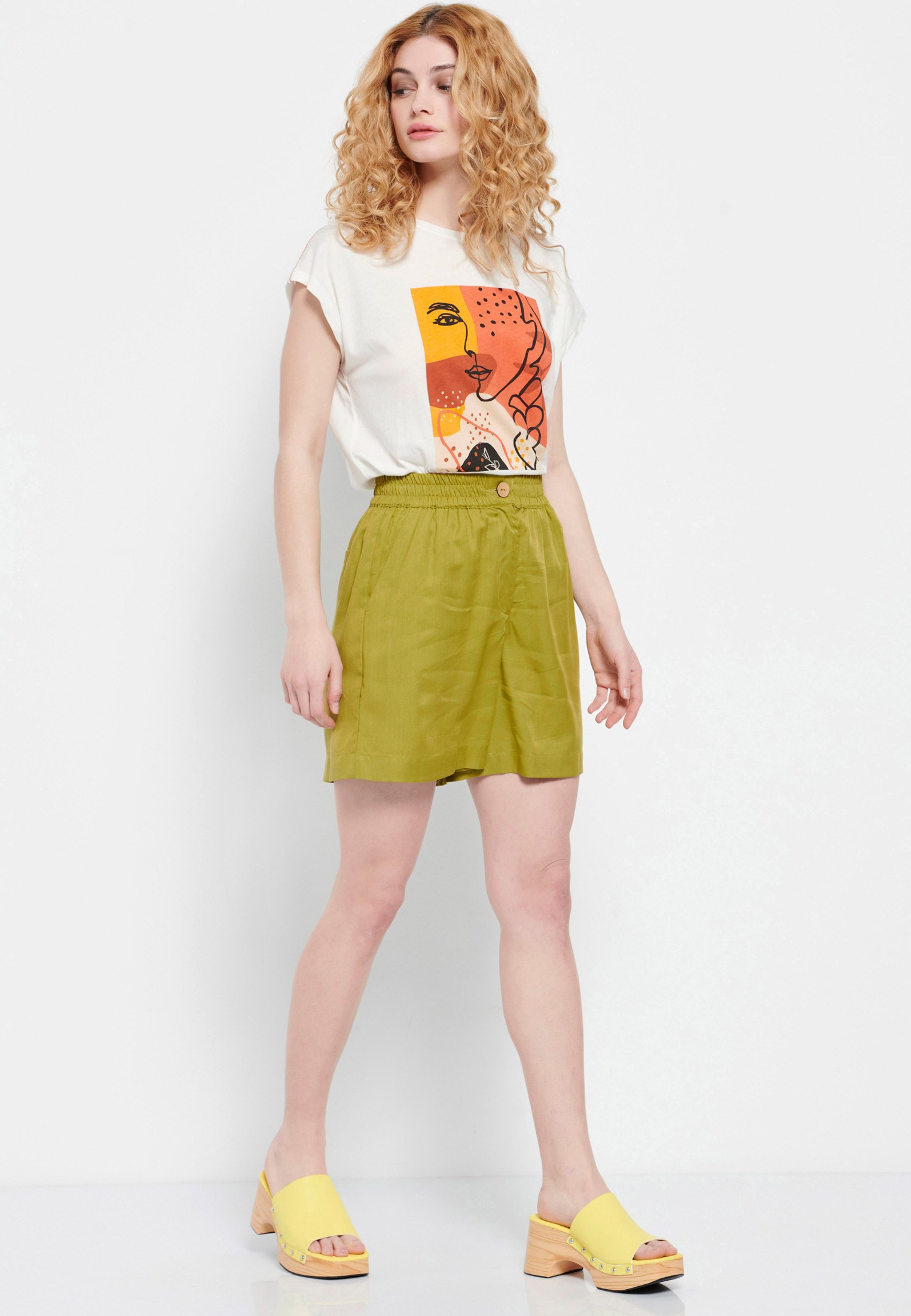 Women's Shorts Funky Buddha Olive