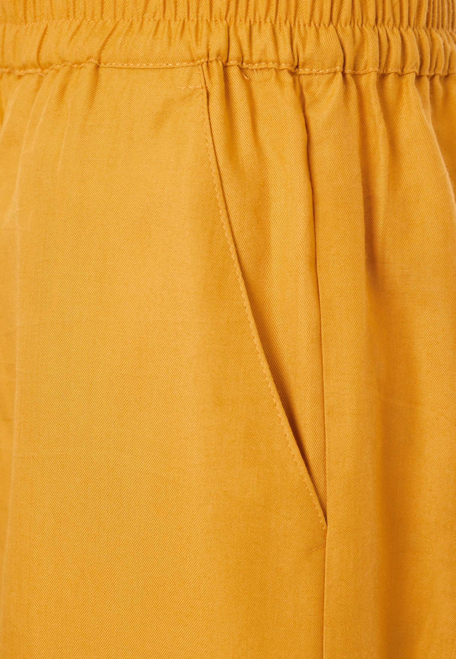 Γυναικείο σορτς από lyocell με ελαστική μέση φωτογραφία