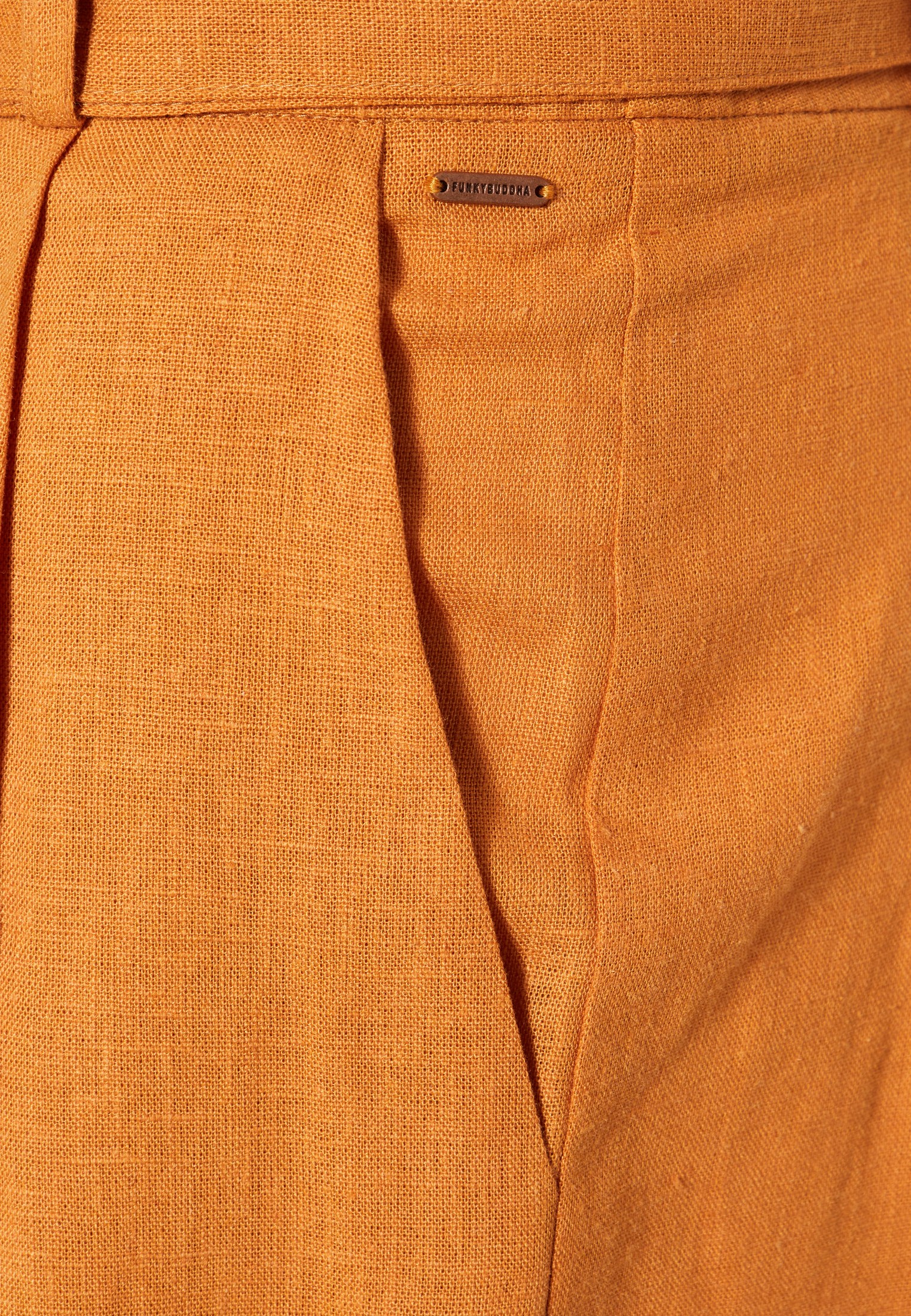 Linen blend σόρτς με ζώνη φωτογραφία