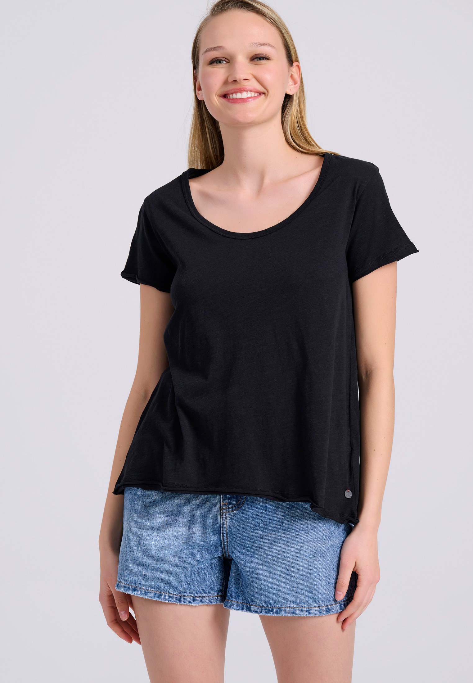 Γυναικείο t-shirt με στρογγυλή λαιμόκοψη - The essentials φωτογραφία