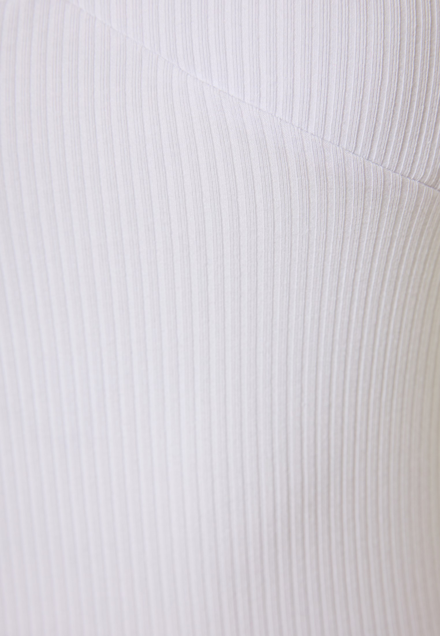 Κορμάκι σε rib ύφανση με ανοιχτή πλάτη