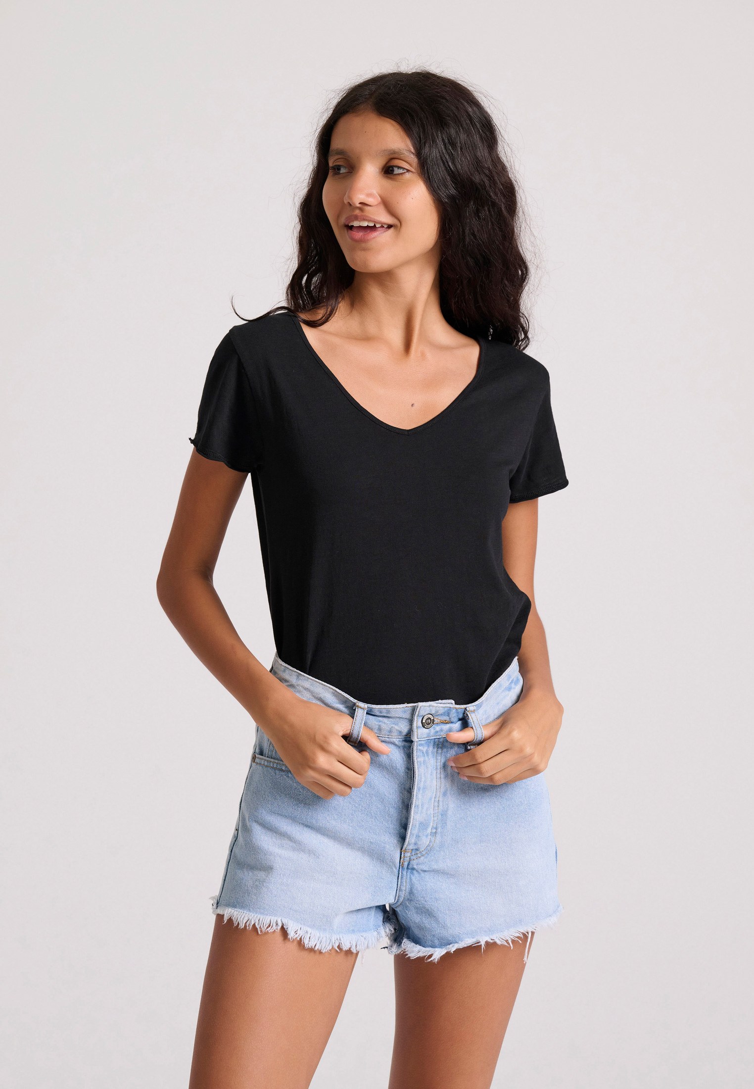 Γυναικείο t-shirt με Funky Buddha τύπωμα στην πλάτη φωτογραφία