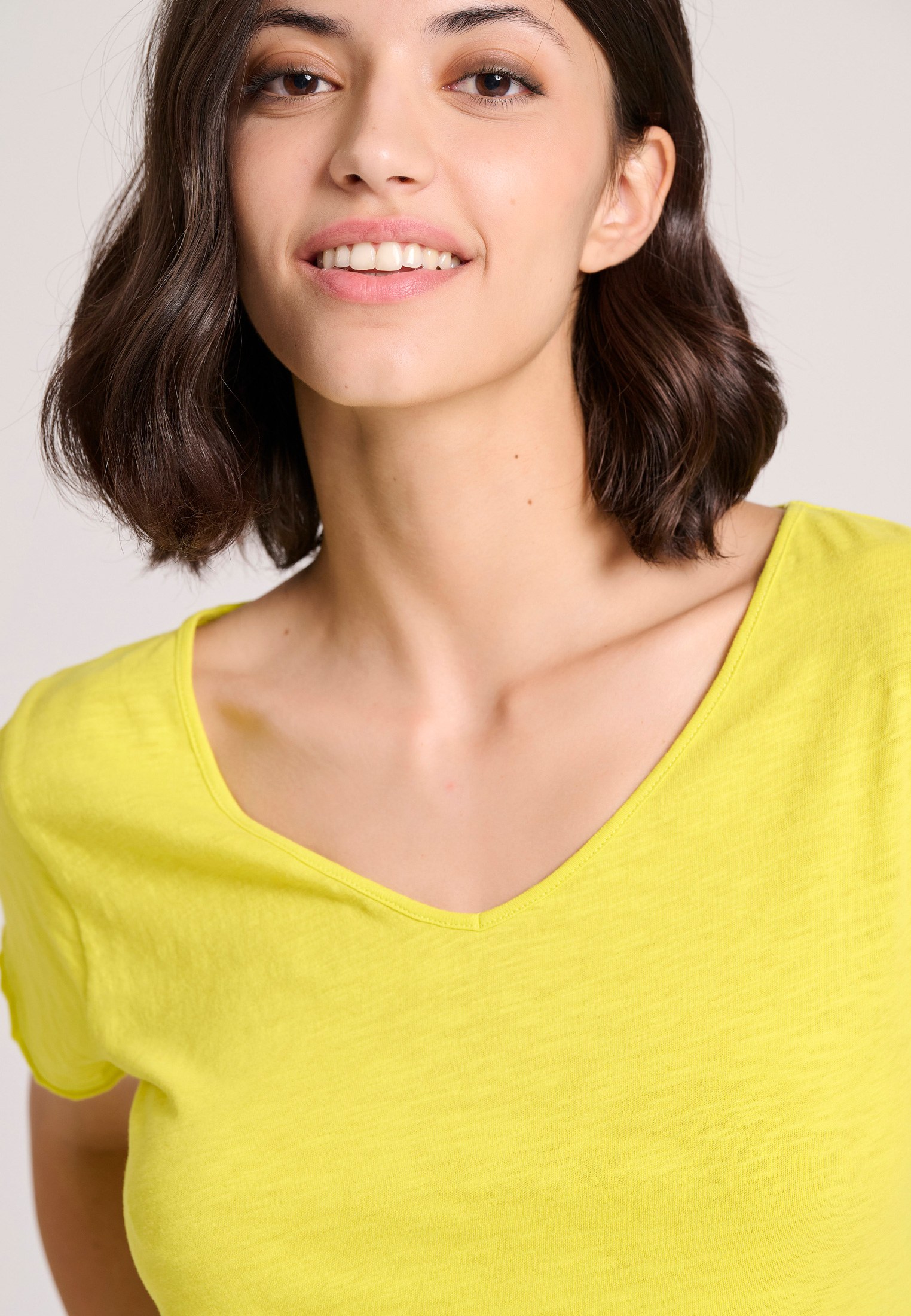 Γυναικείο t-shirt με Funky Buddha τύπωμα στην πλάτη φωτογραφία