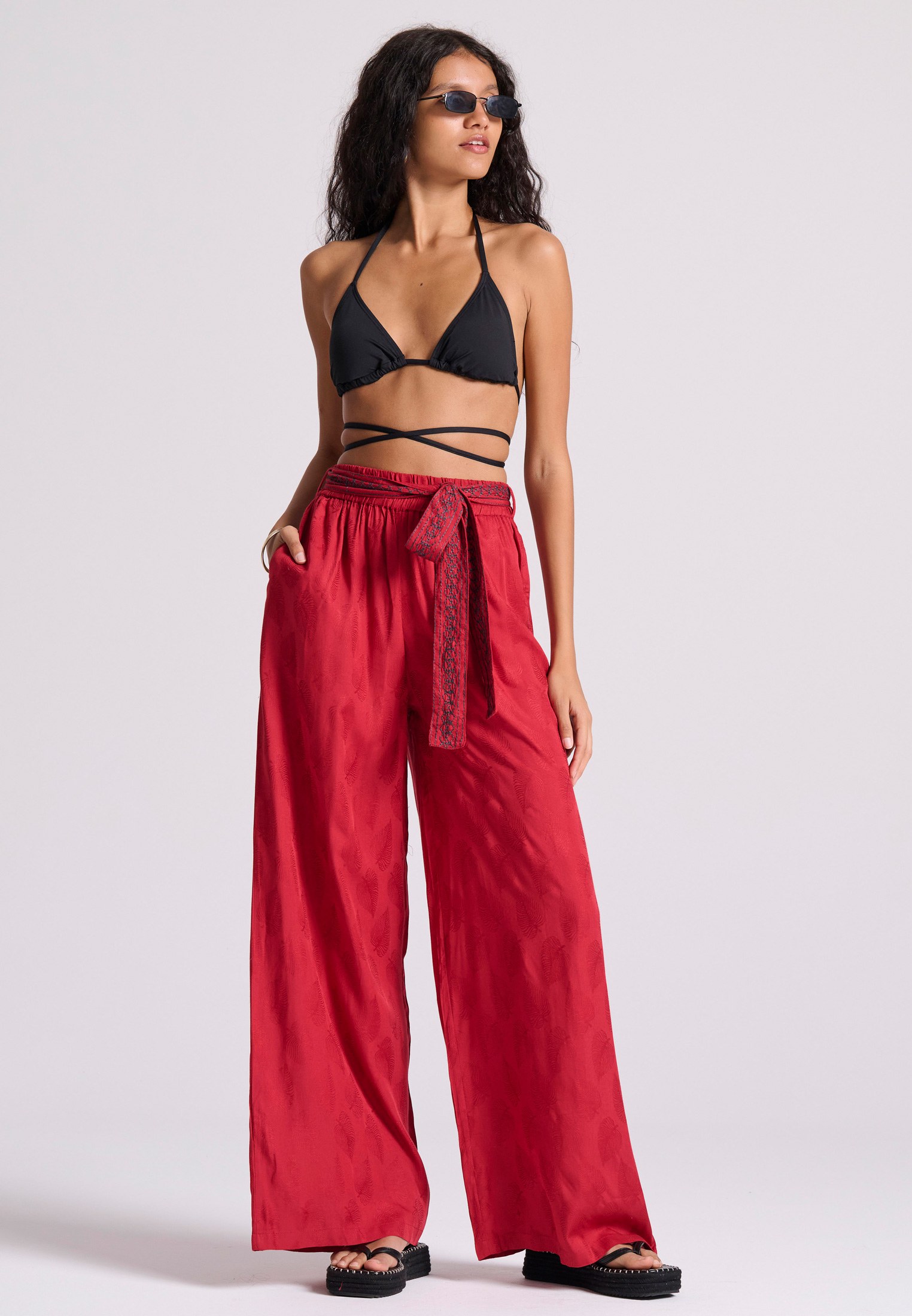 Wide leg fit παντελόνα σε ζακάρ ύφανση