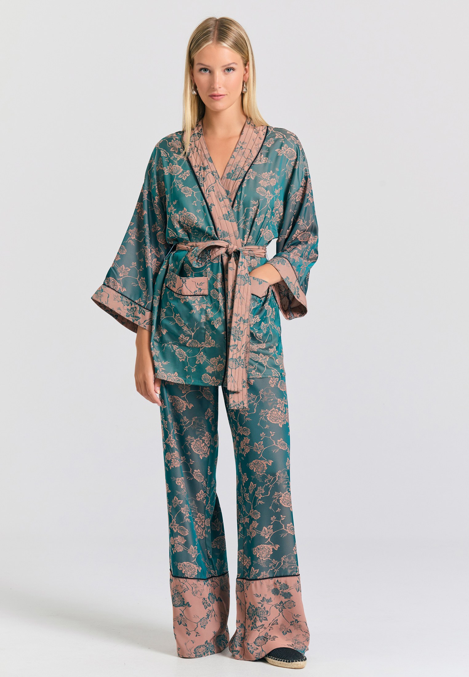 Loose fit κοντό εμπριμέ kimono