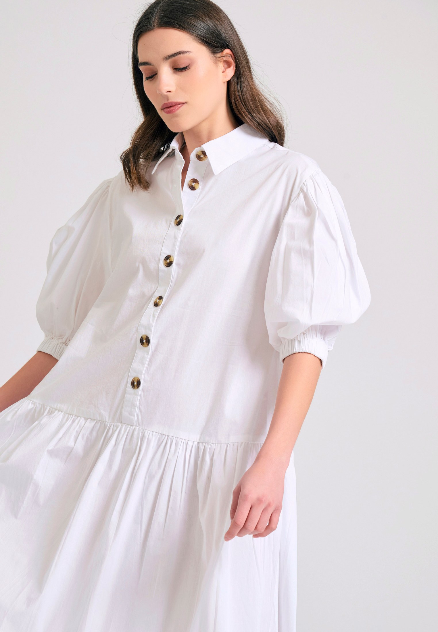 Μάξι σεμιζιέ φόρεμα με βολάν φωτογραφία