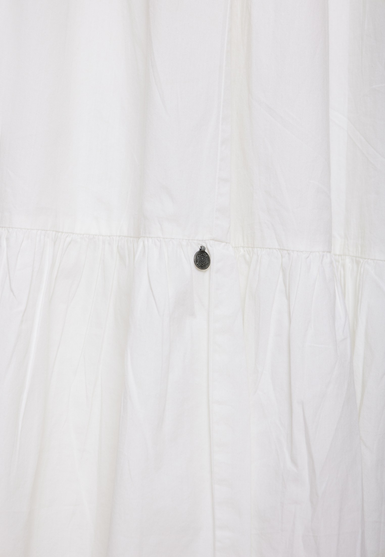 Μάξι σεμιζιέ φόρεμα με βολάν φωτογραφία