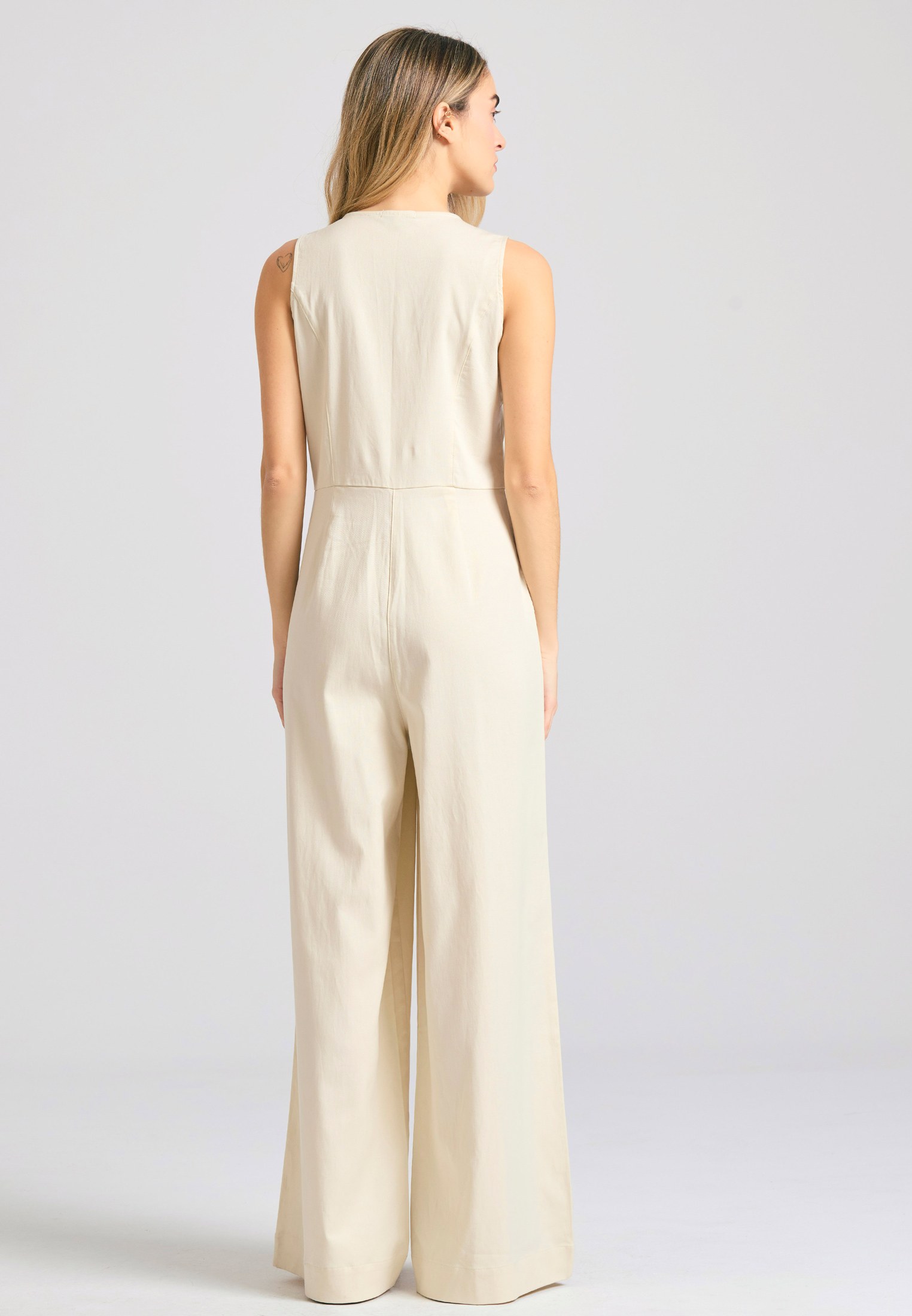 Lyocell blend ολόσωμη φόρμα με τσέπες φωτογραφία