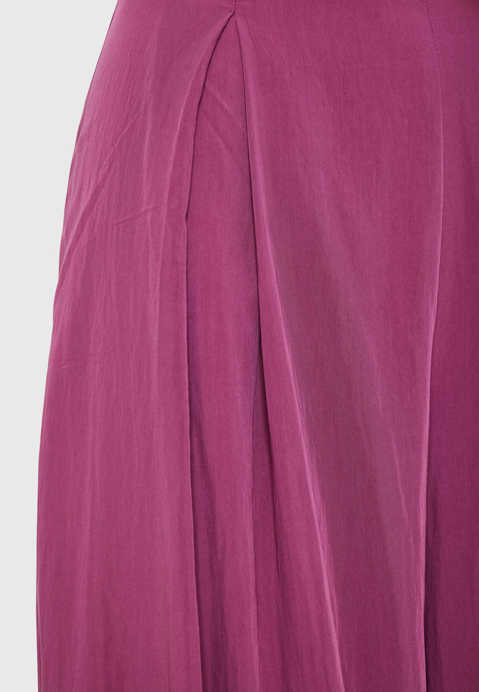 Ολόσωμη φόρμα με φιόγκο στην πλάτη