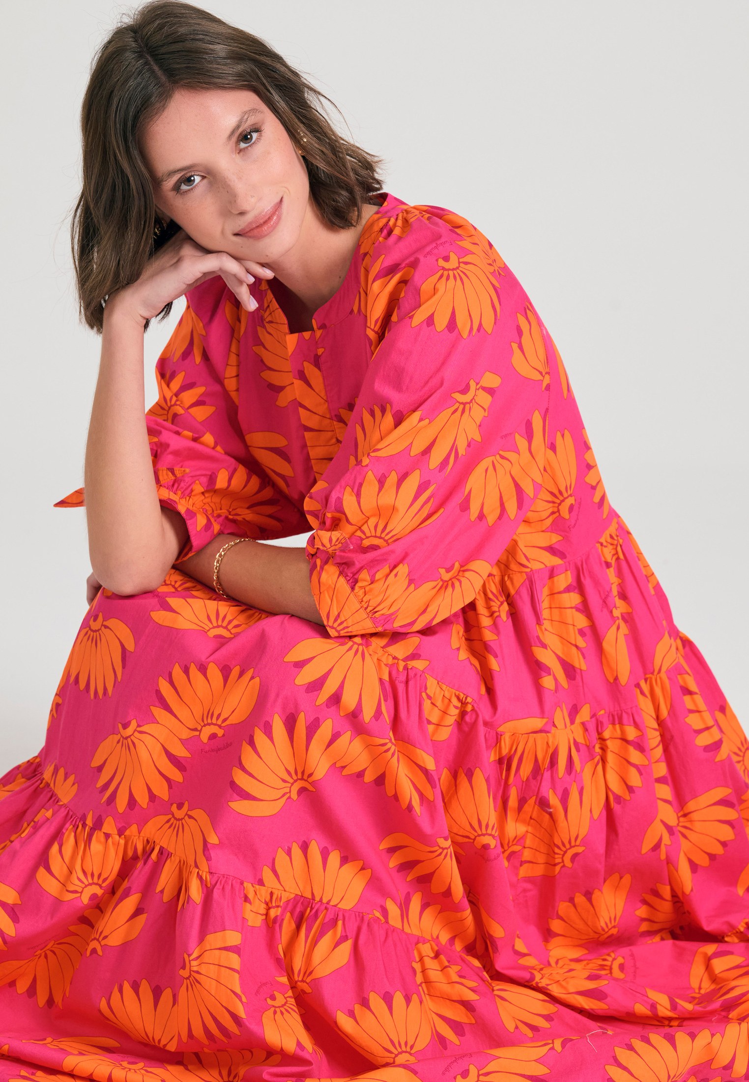 Loose fit μίντι φόρεμα με exotic τύπωμα φωτογραφία