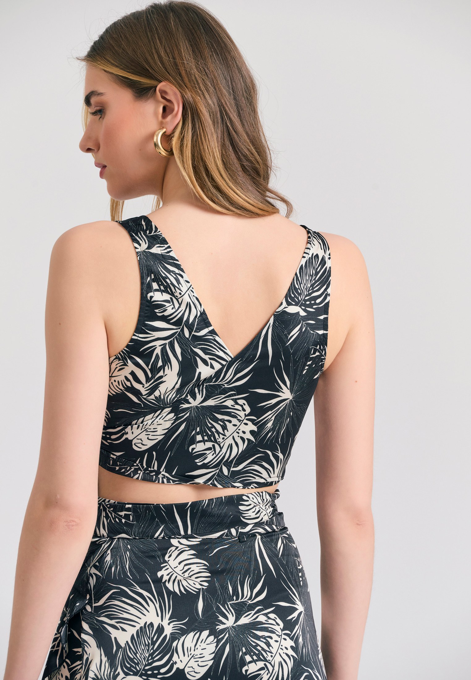 Κρουαζέ cropped top με all over τύπωμα φωτογραφία