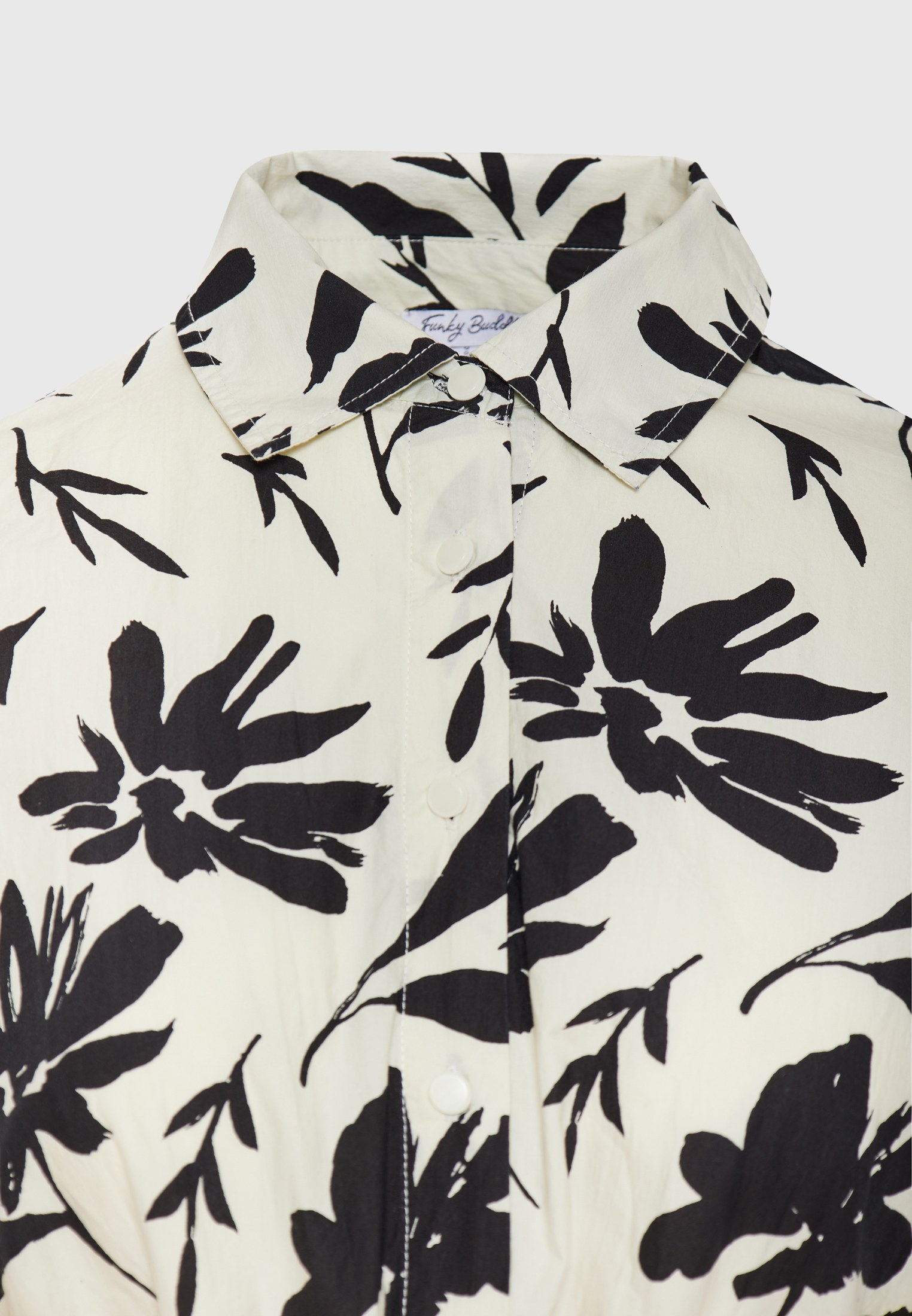 Μίντι εμπριμέ σεμιζιέ φόρεμα με βολάν φωτογραφία