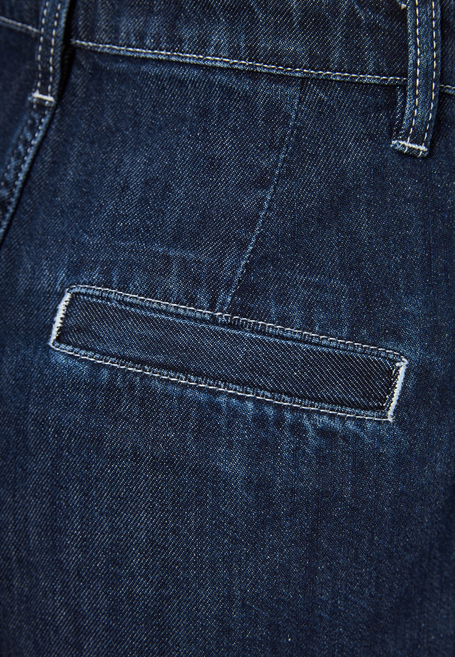 Loose fit lyocell blend τζιν σορτς με πιέτες