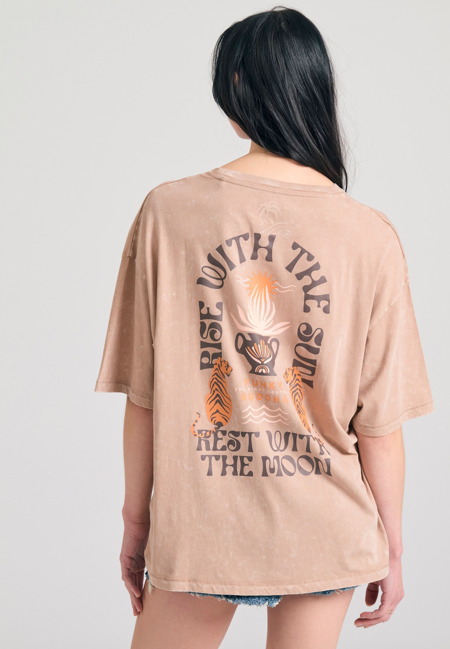 Oversized garment dyed t-shirt με τύπωμα στην πλάτη φωτογραφία