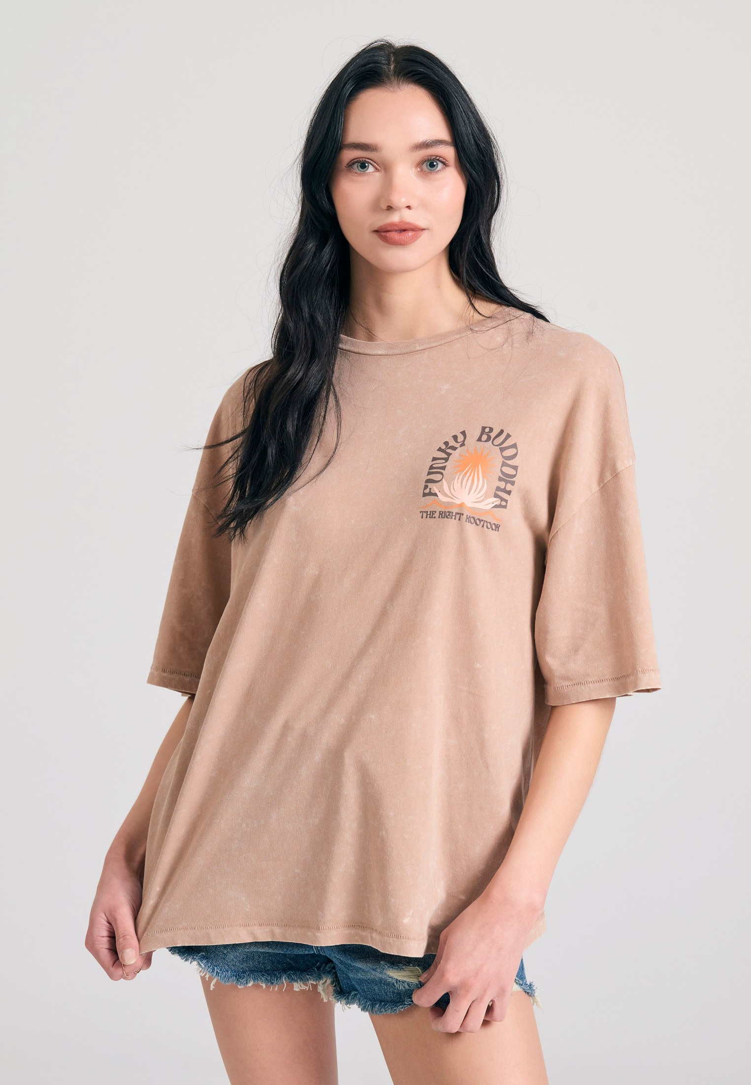 Oversized garment dyed t-shirt με τύπωμα στην πλάτη φωτογραφία