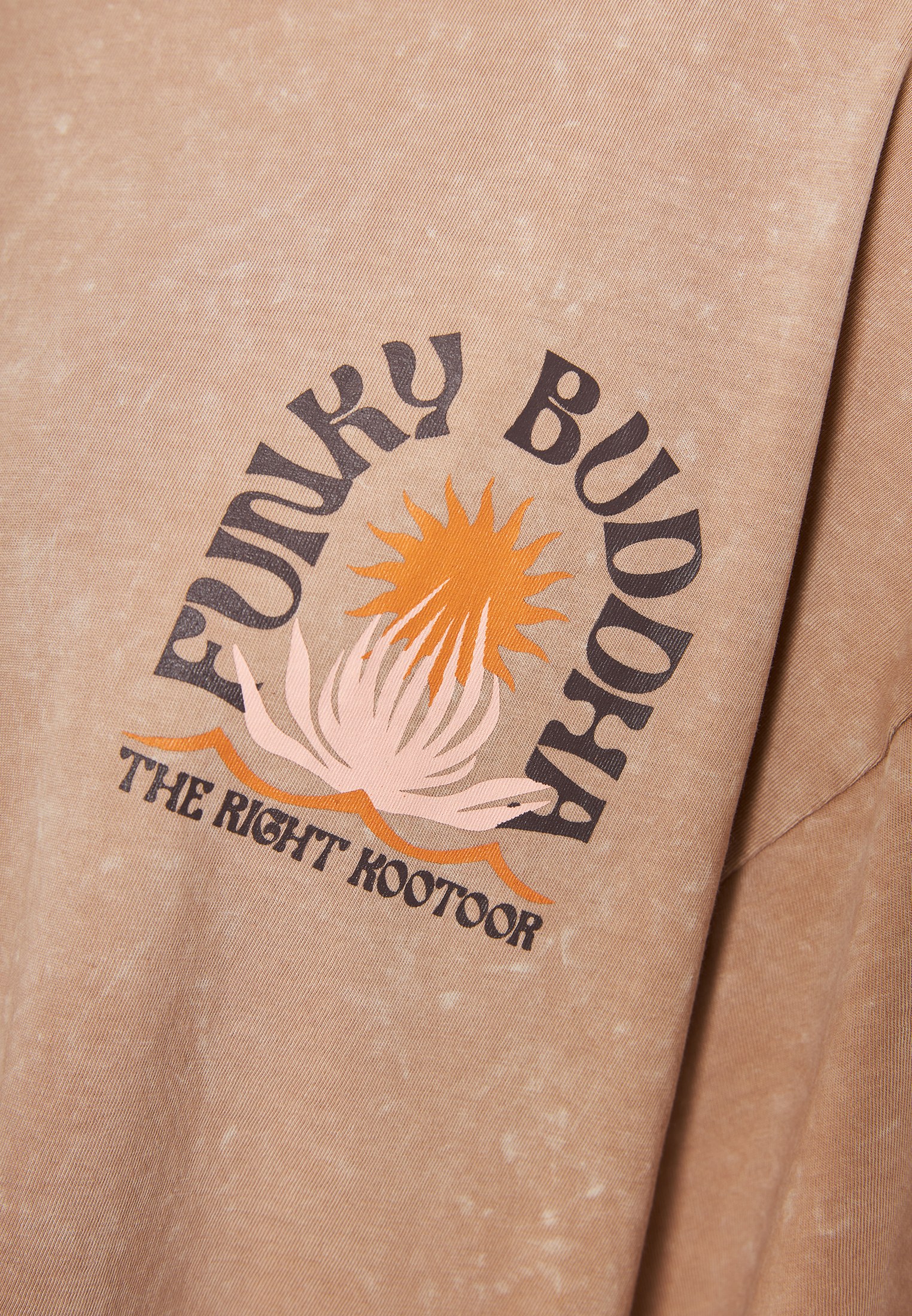 Oversized garment dyed t-shirt με τύπωμα στην πλάτη φωτογραφία