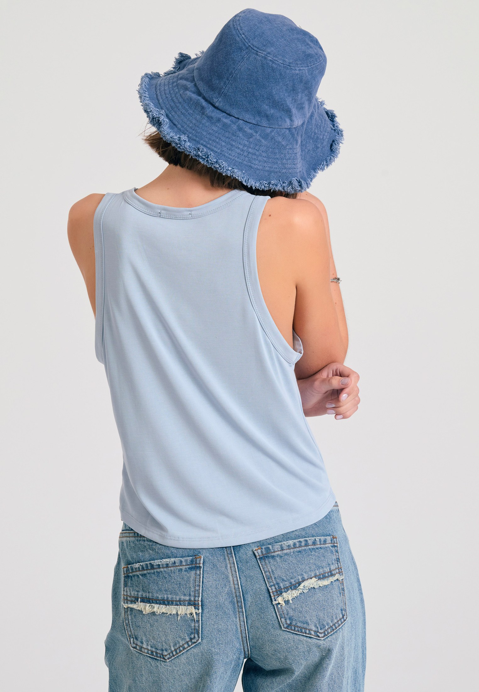 Γυναικείο μονόχρωμο tank top με μοντάλ φωτογραφία