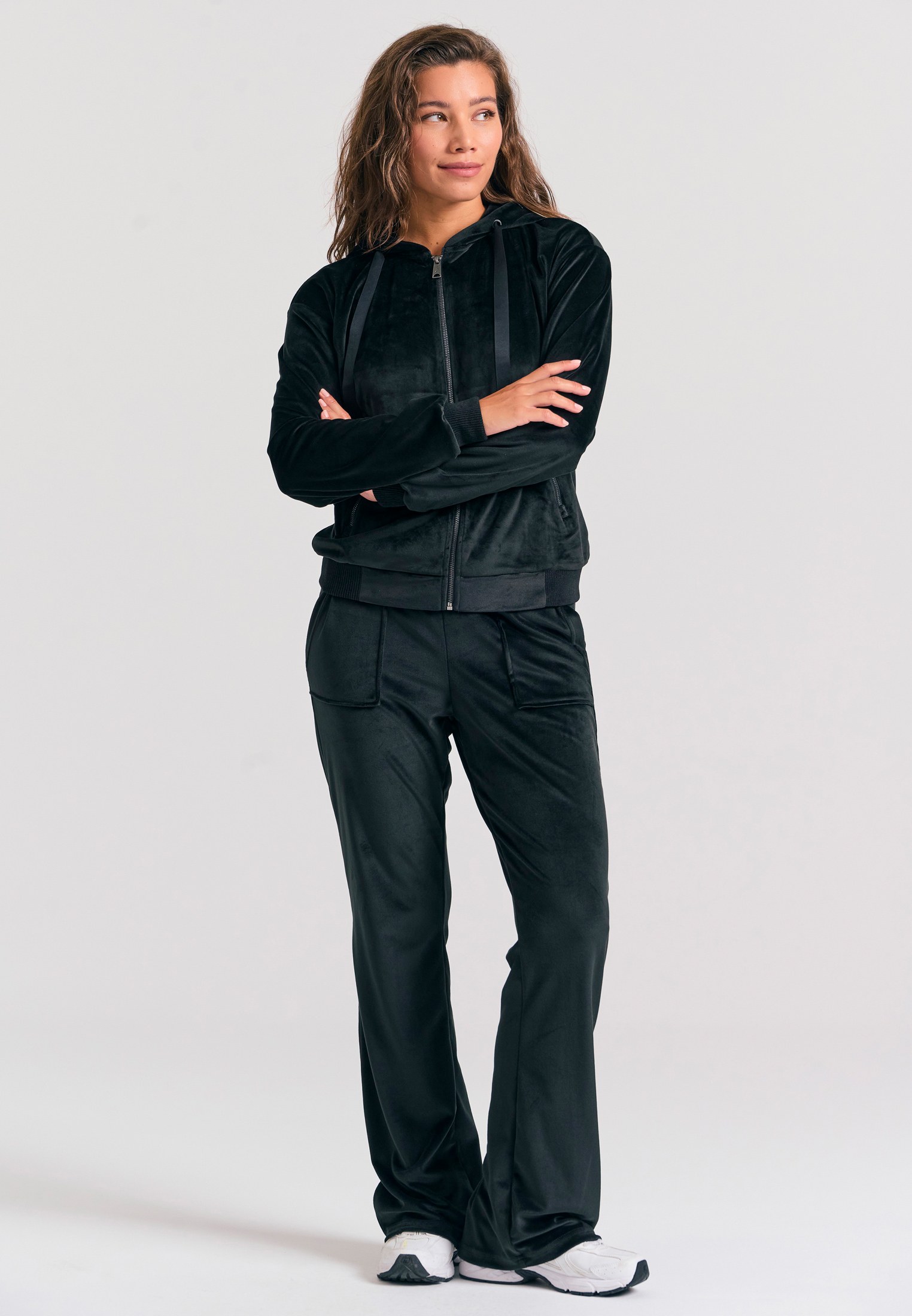 Γυναικεία βελουτέ ζακέτα φωτογραφία