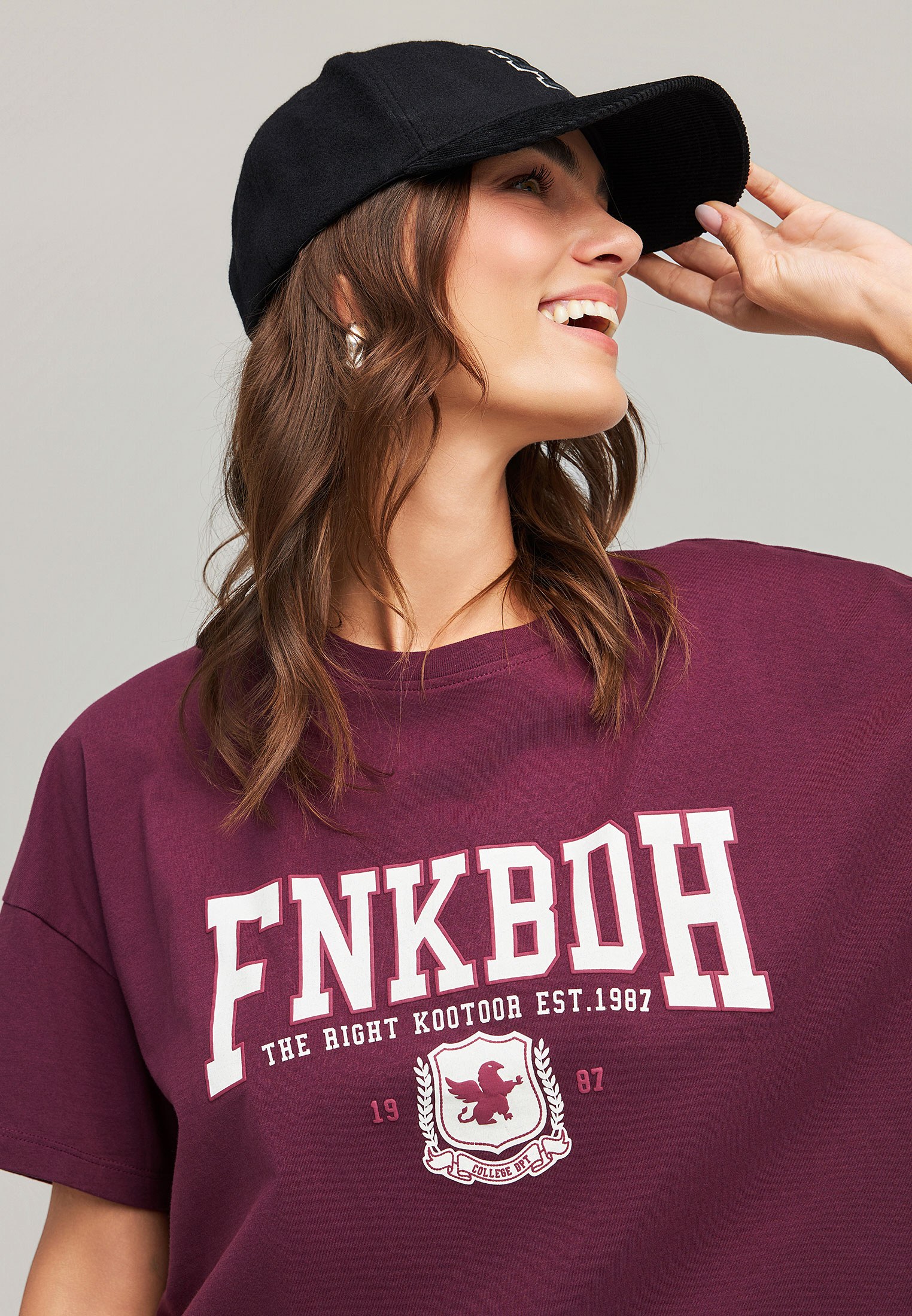 Βαμβακερό t-shirt με varsity λογότυπο φωτογραφία