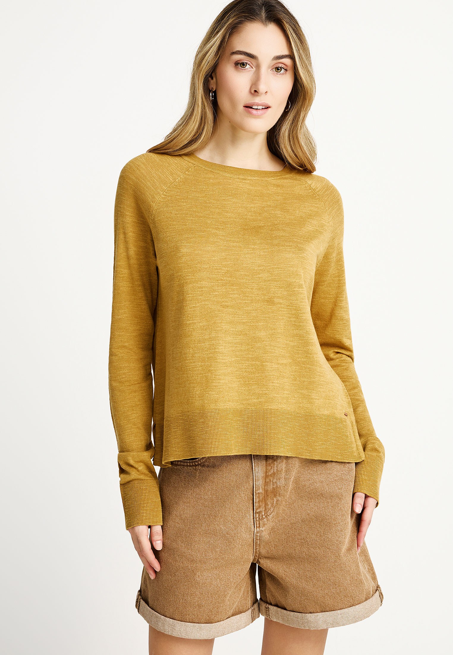 Γυναικείο πουλόβερ με λεπτή πλέξη