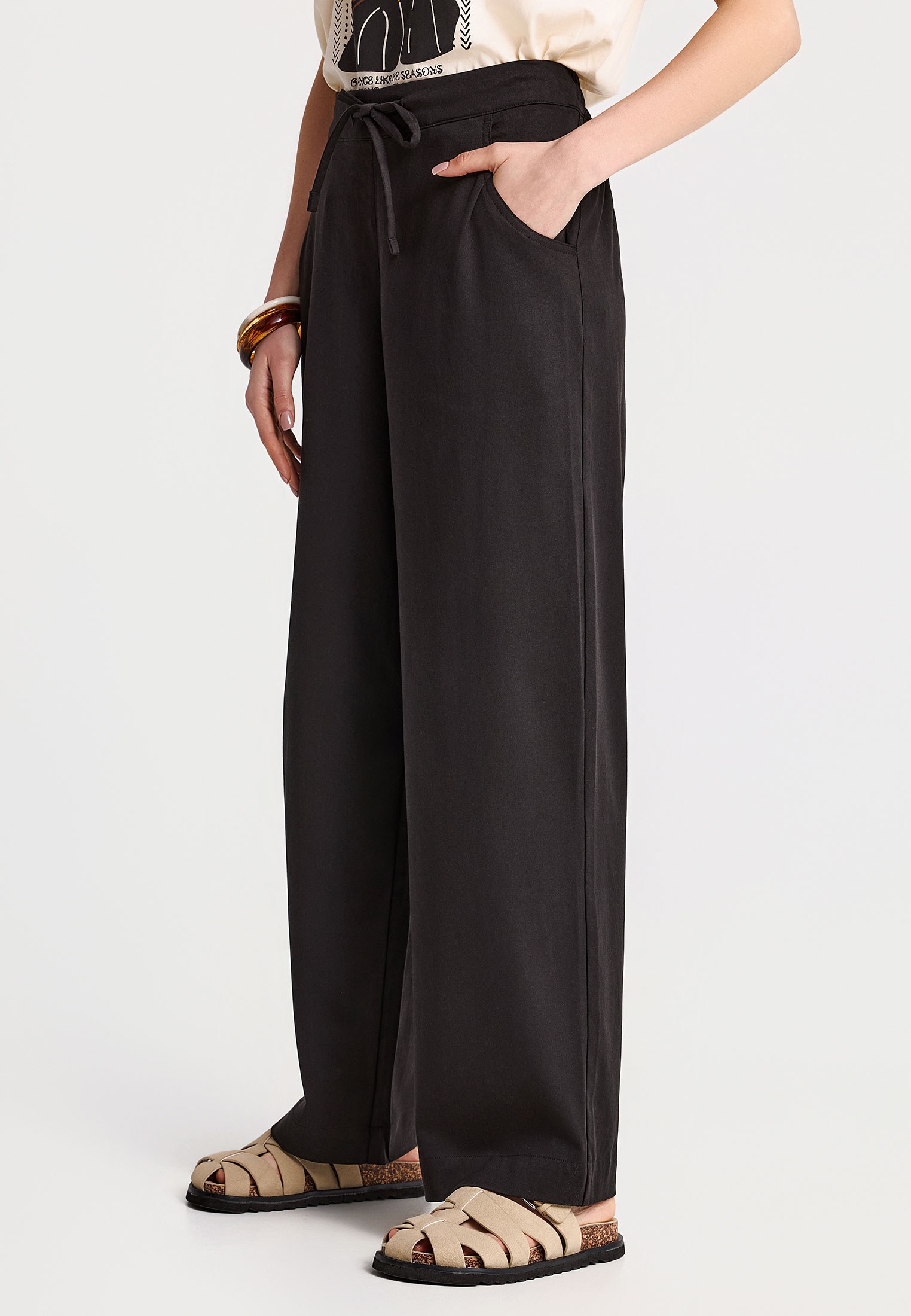 Γυναικείο casual παντελόνι φωτογραφία