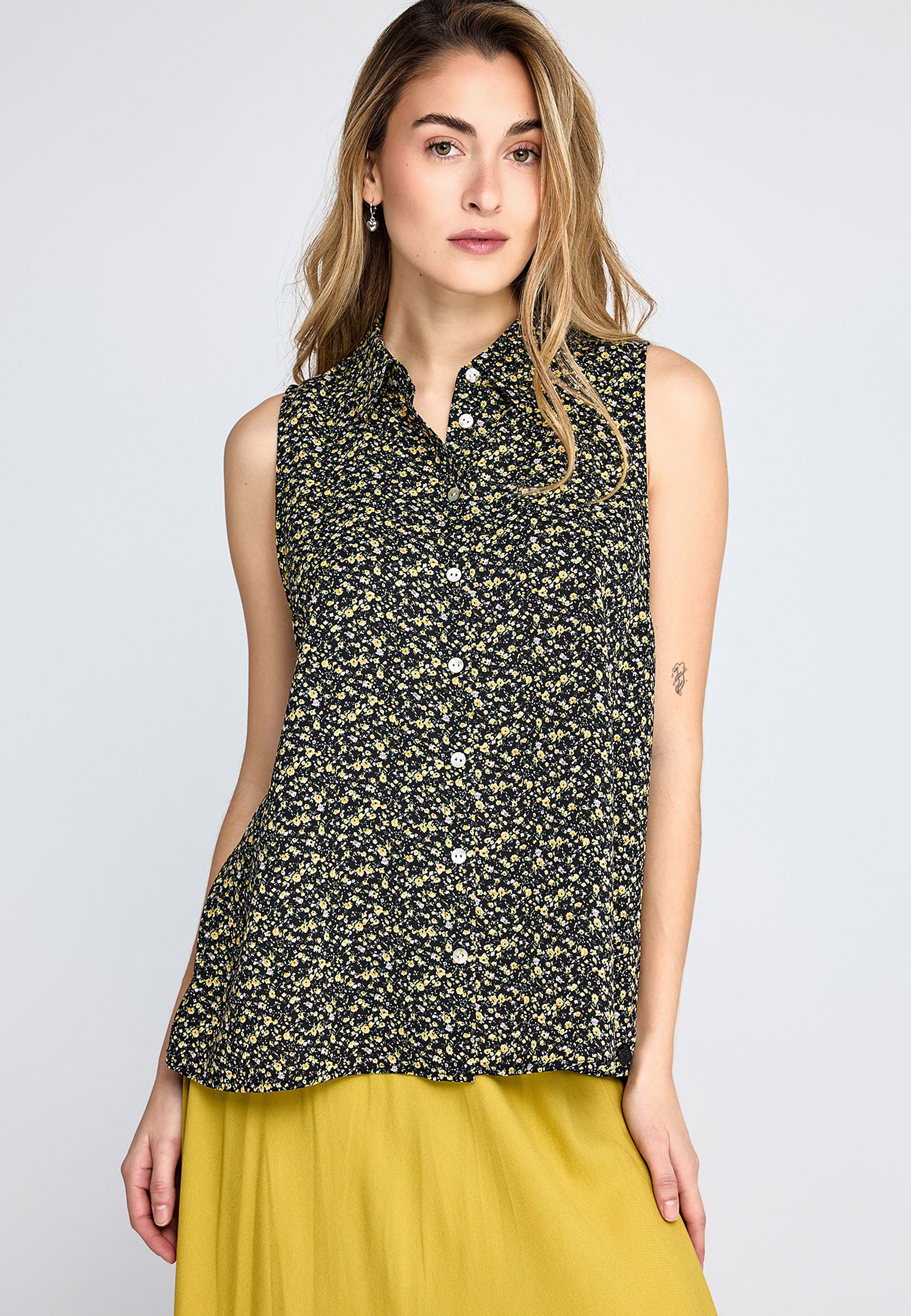 Γυναικείο φλοράλ αμάνικο πουκάμισο