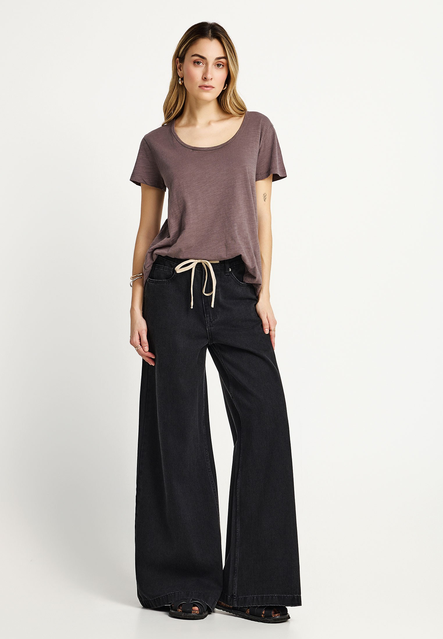 Relaxed fit γυναικείο T-shirt - The basics collection