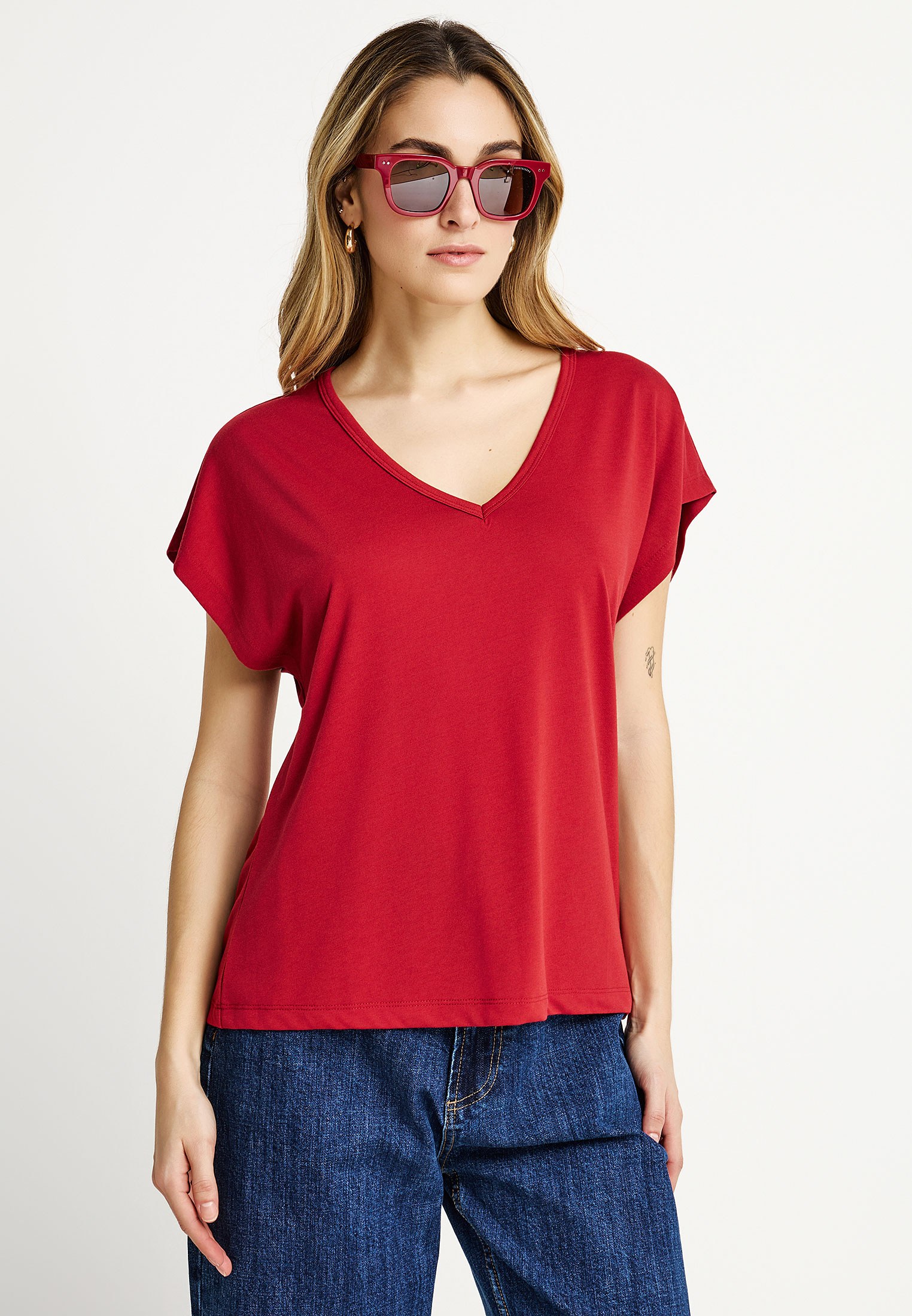 Γυναικείο t-shirt με V λαιμόκοψη - The basics collection