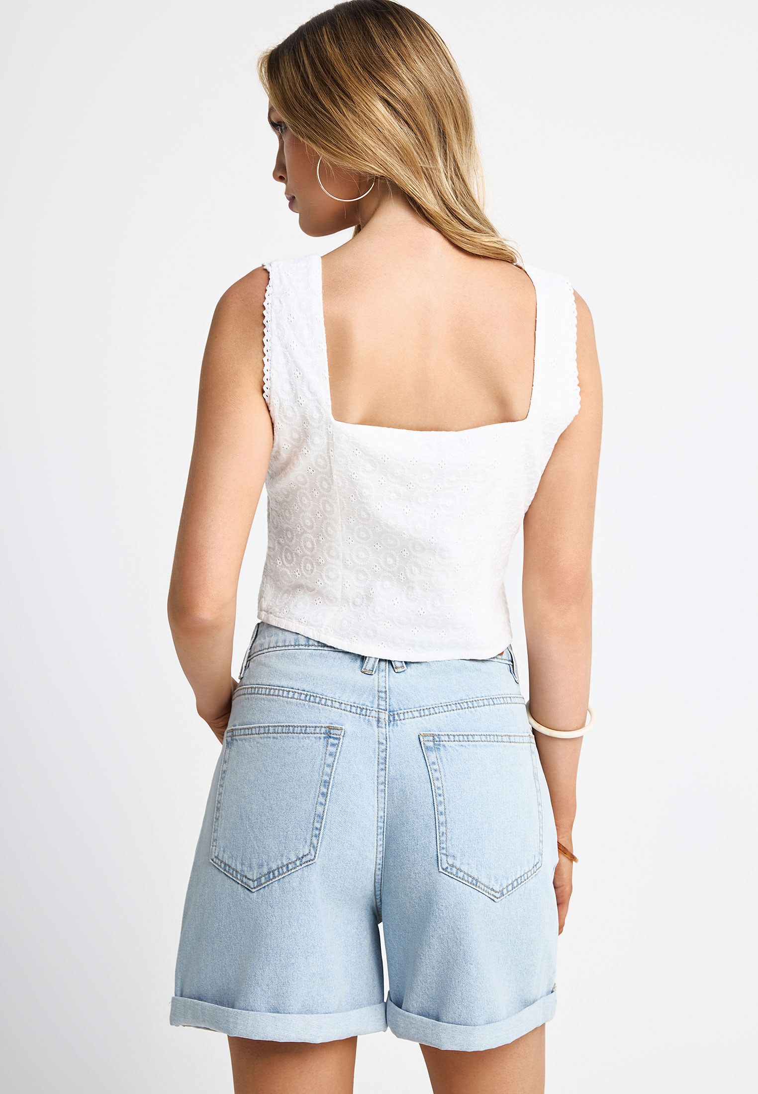 Γυναικείο embroidery crop top φωτογραφία