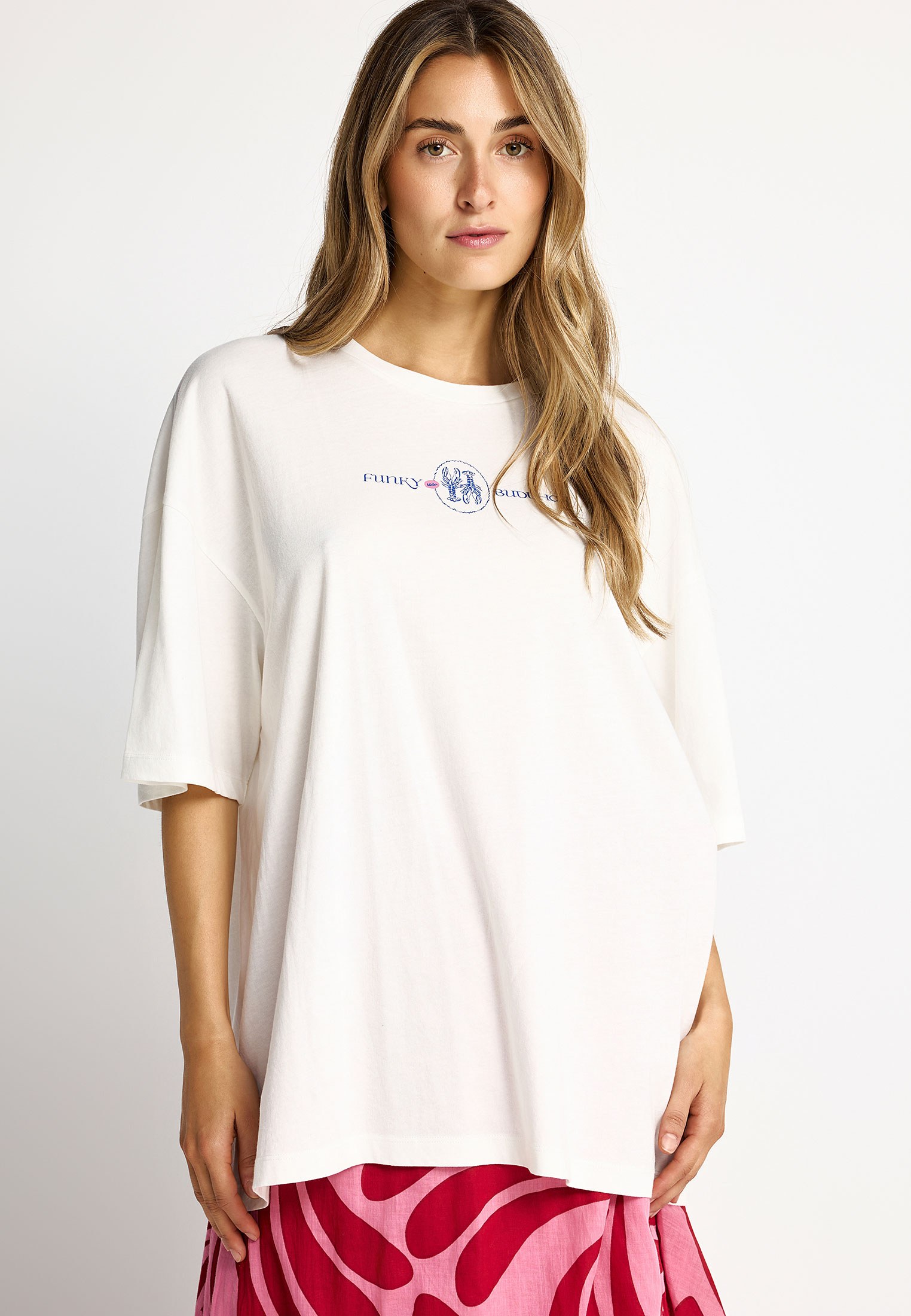 Γυναικείο t-shirt με τύπωμα στην πλάτη