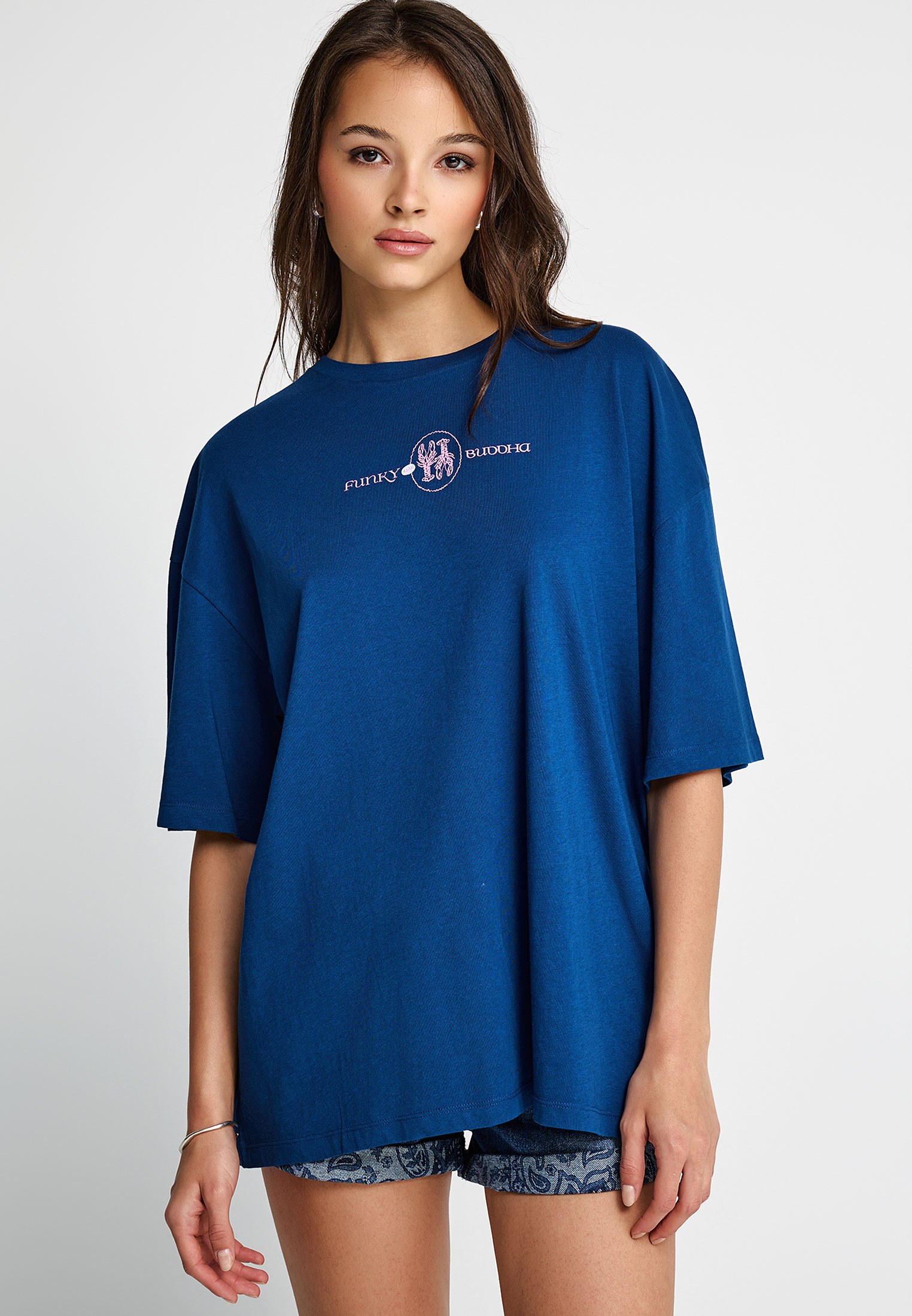 Γυναικείο t-shirt με τύπωμα στην πλάτη