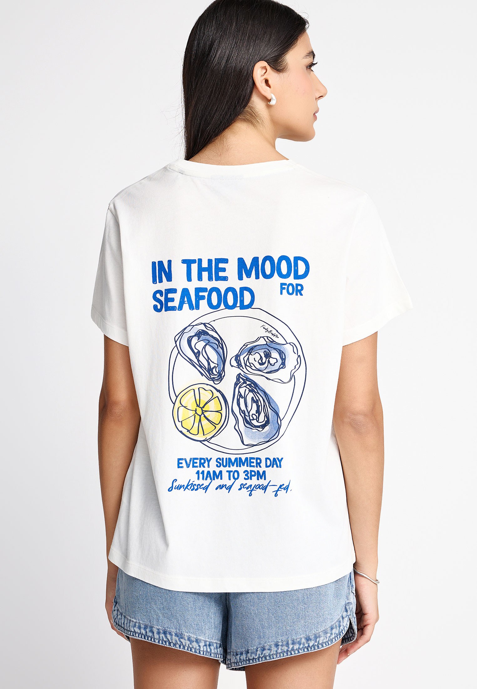 Γυναικείο relaxed t-shirt με τύπωμα στην πλάτη