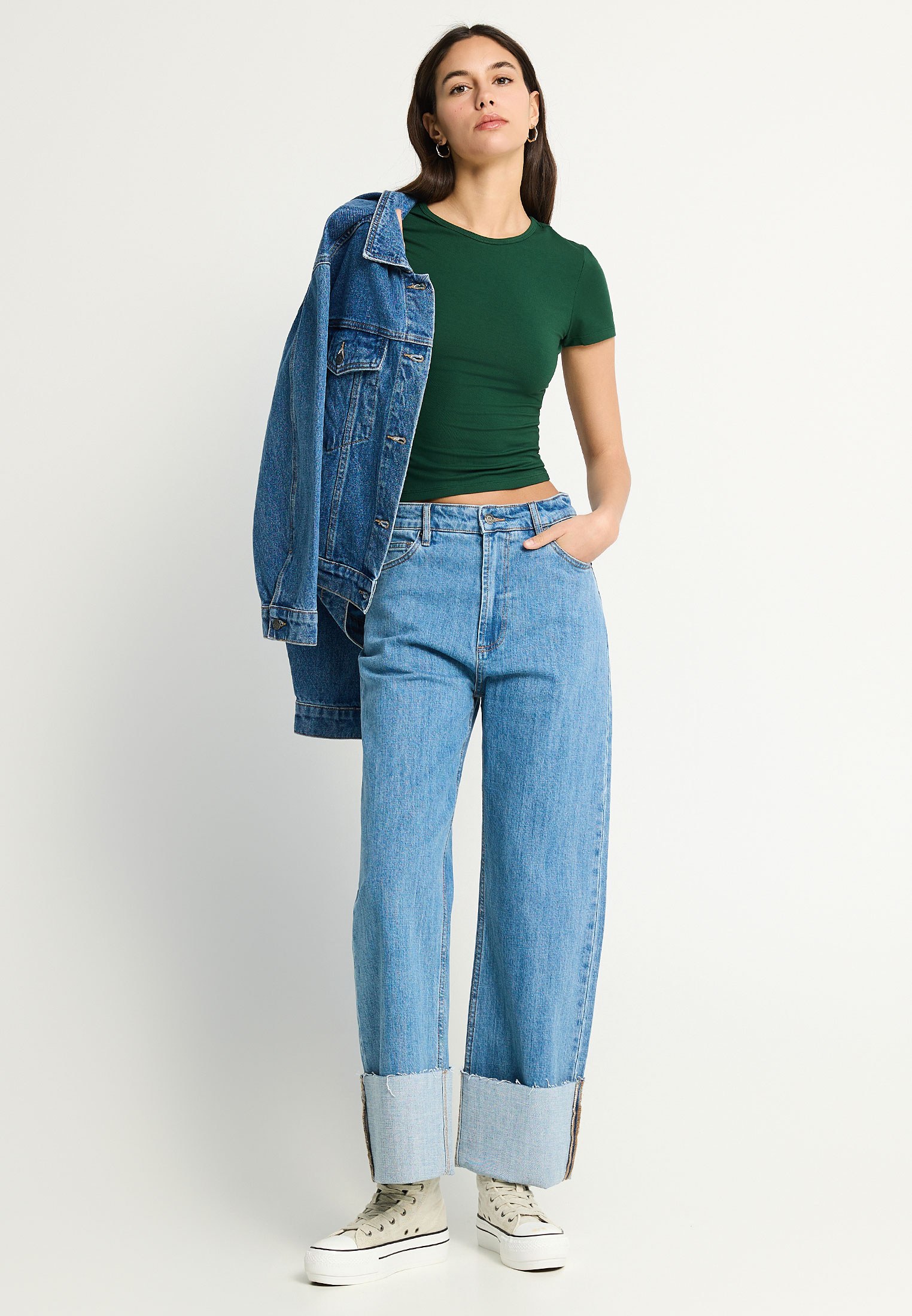 Γυναικείο jean παντελόνι με ρεβέρ