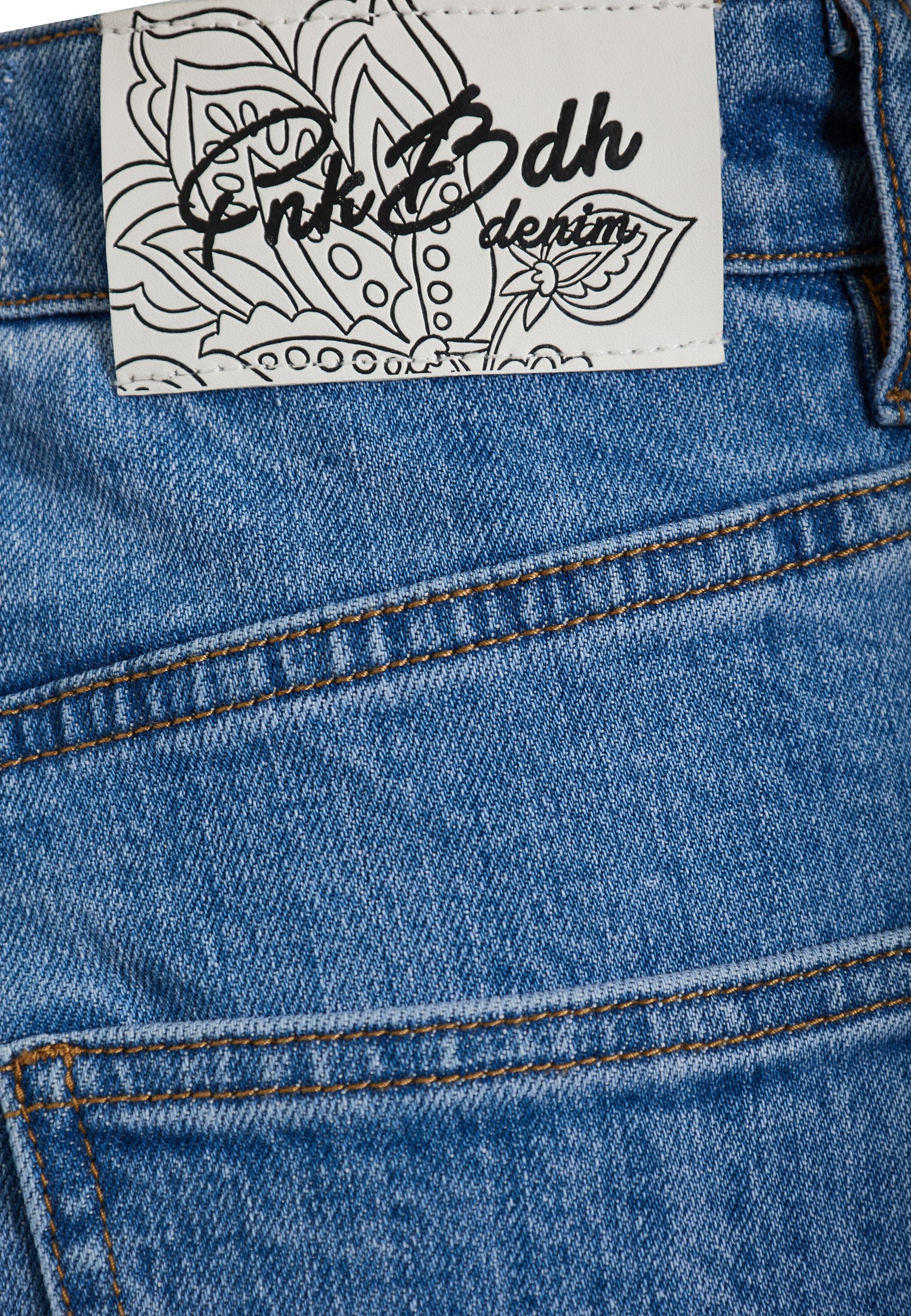 Γυναικείο jean παντελόνι με ρεβέρ