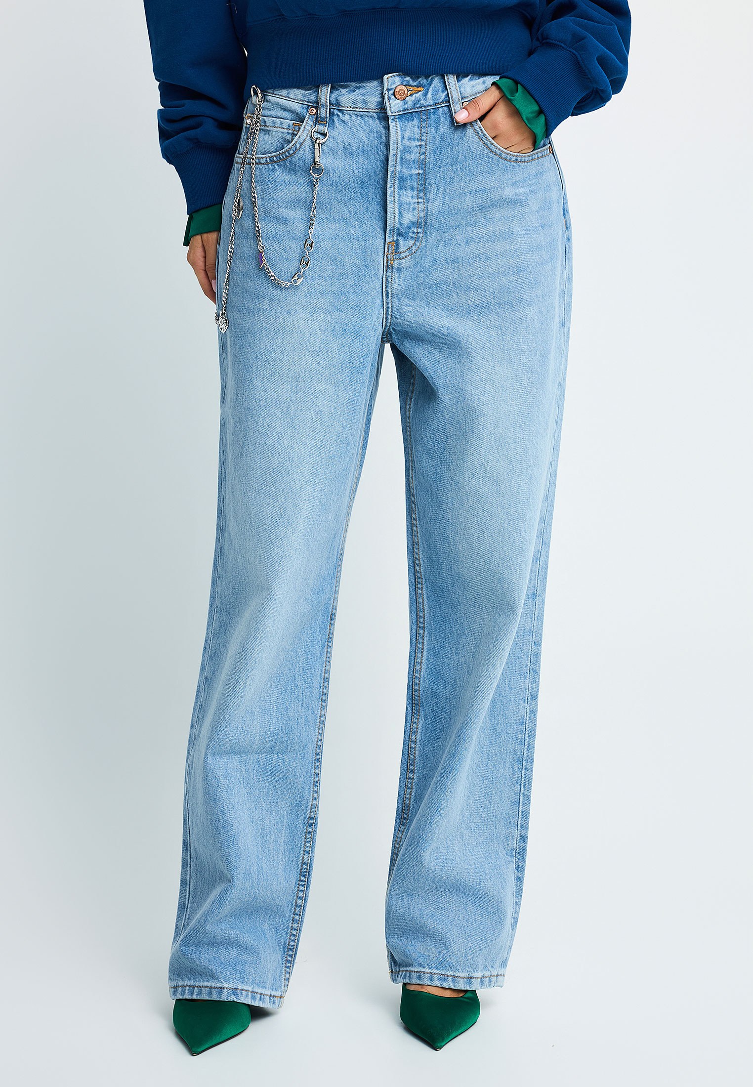 Γυναικείo jean straight Fit παντελόνι με αλυσίδα