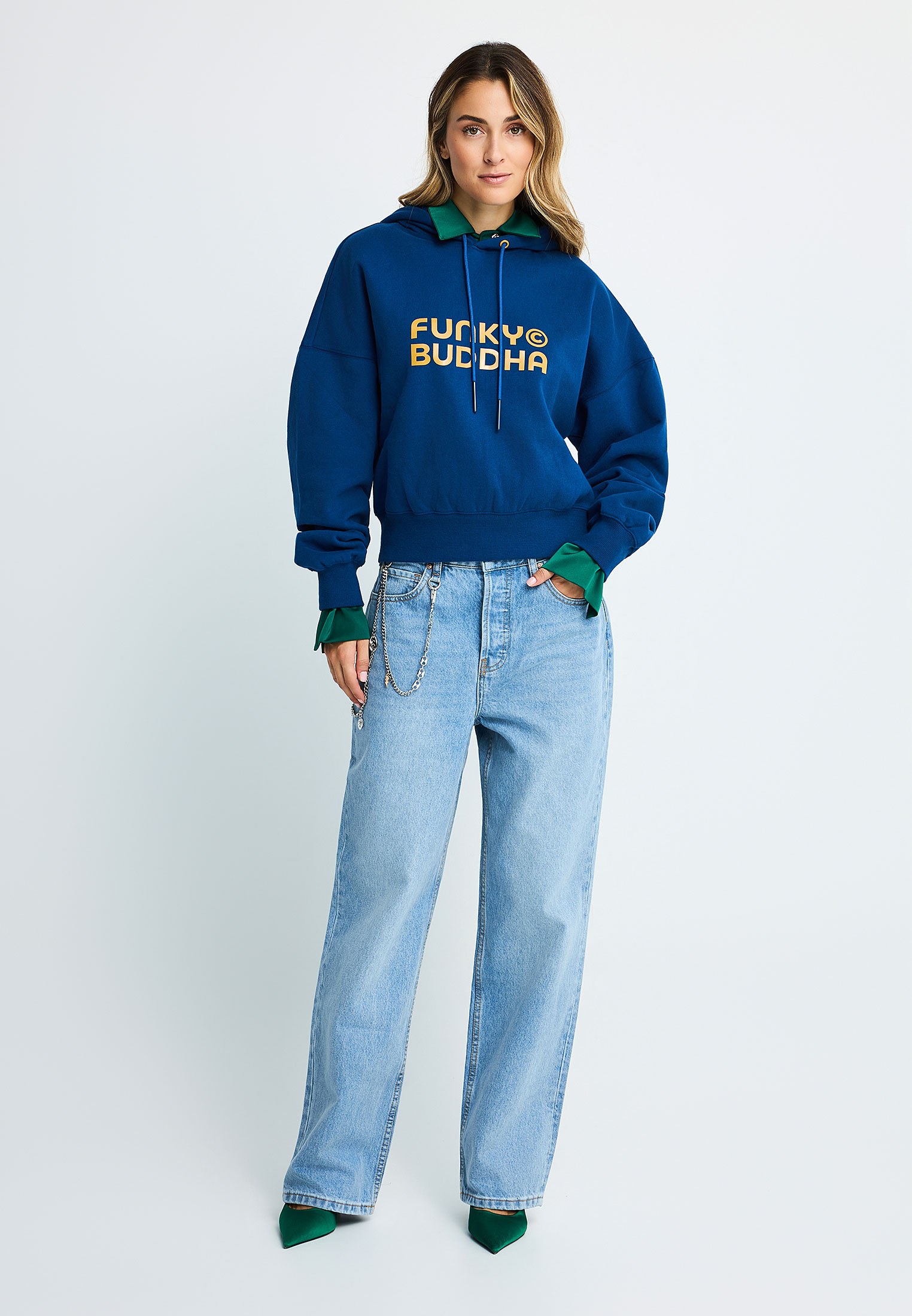 Γυναικείo jean straight Fit παντελόνι με αλυσίδα