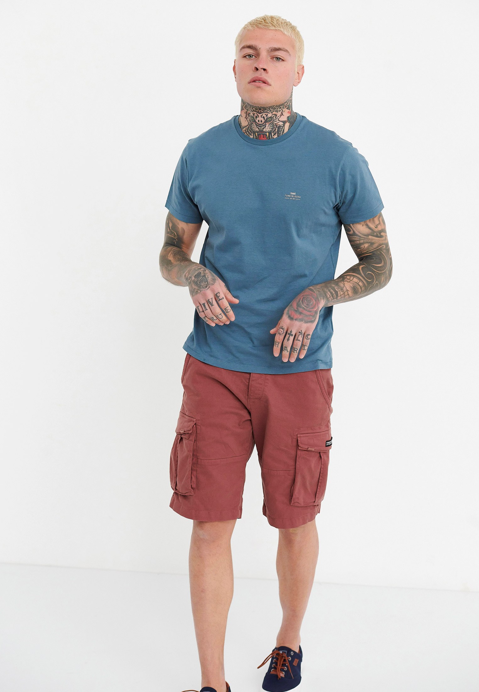 Essential t-shirt με λαιμόκοψη φωτογραφία