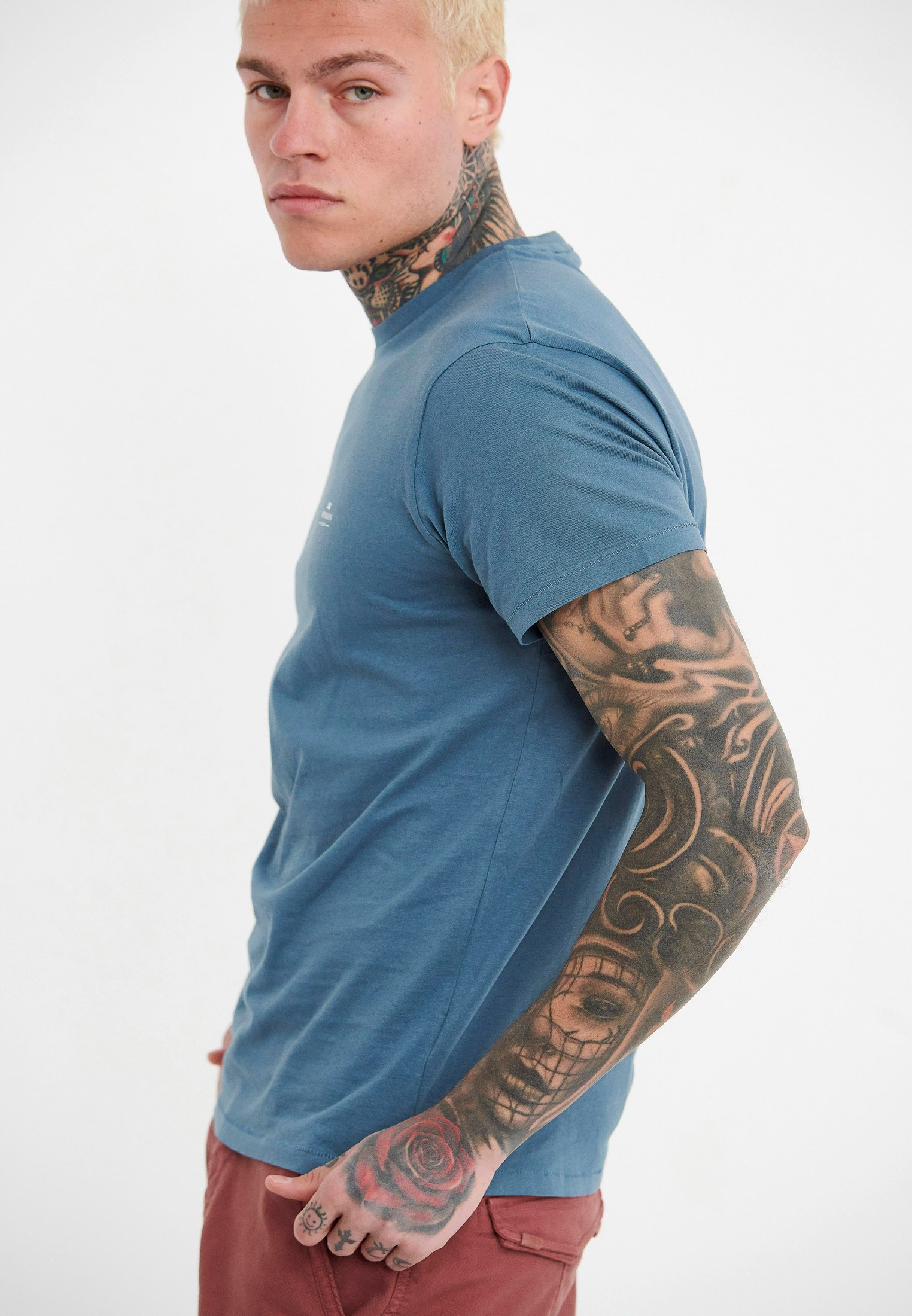 Essential t-shirt με λαιμόκοψη φωτογραφία