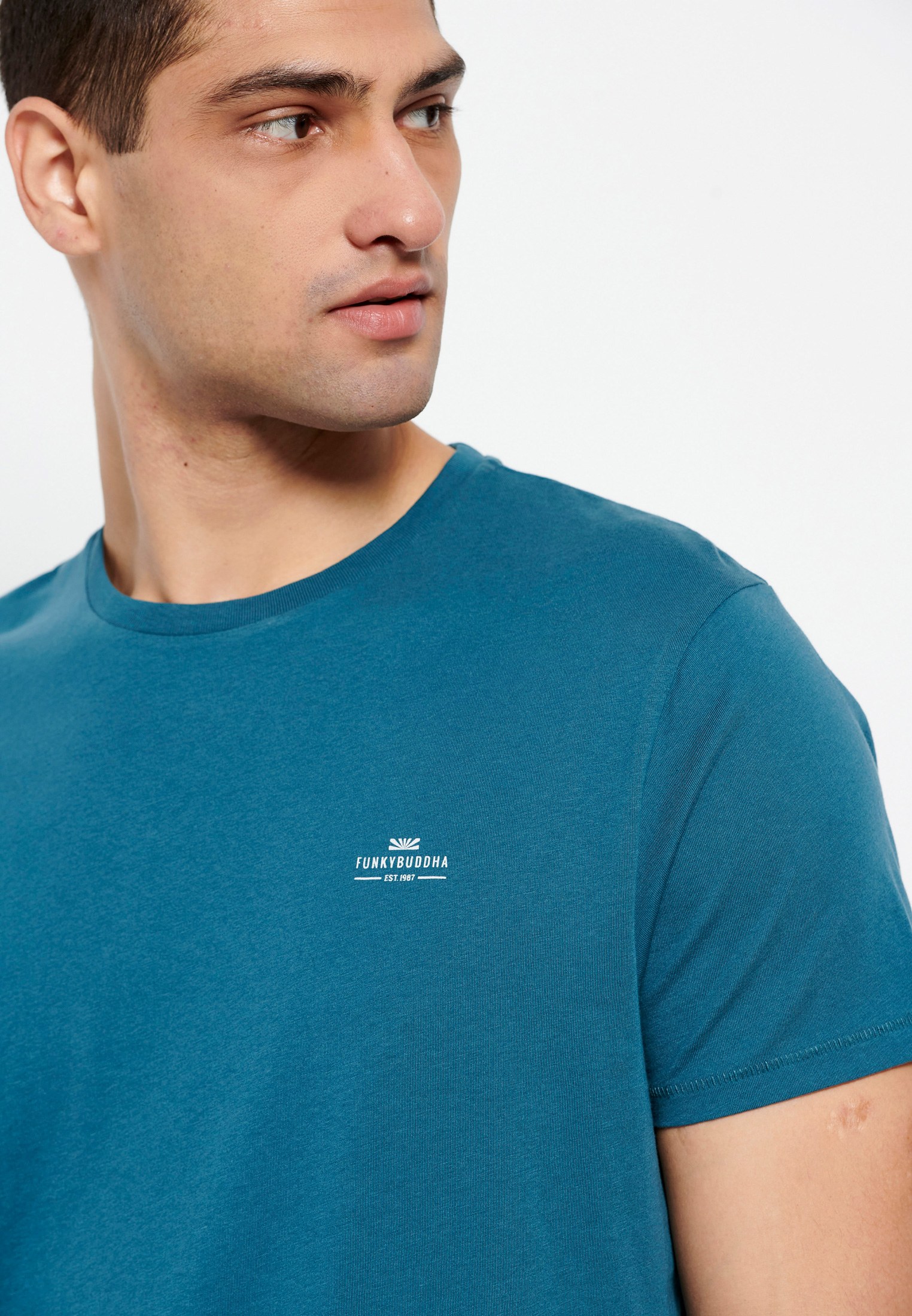 Essential t-shirt με λαιμόκοψη