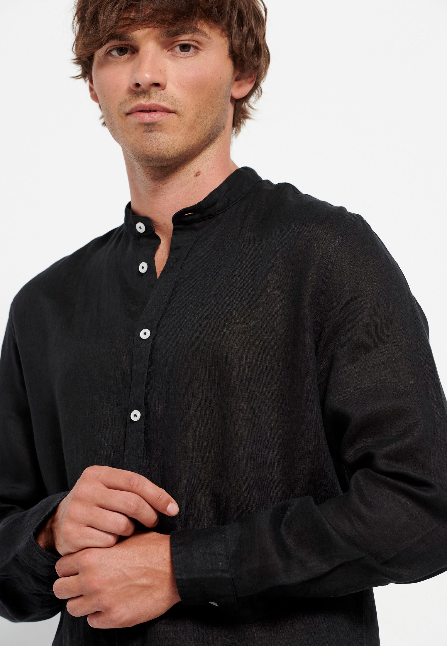 Λινό πουκάμισο με λαιμό mao φωτογραφία