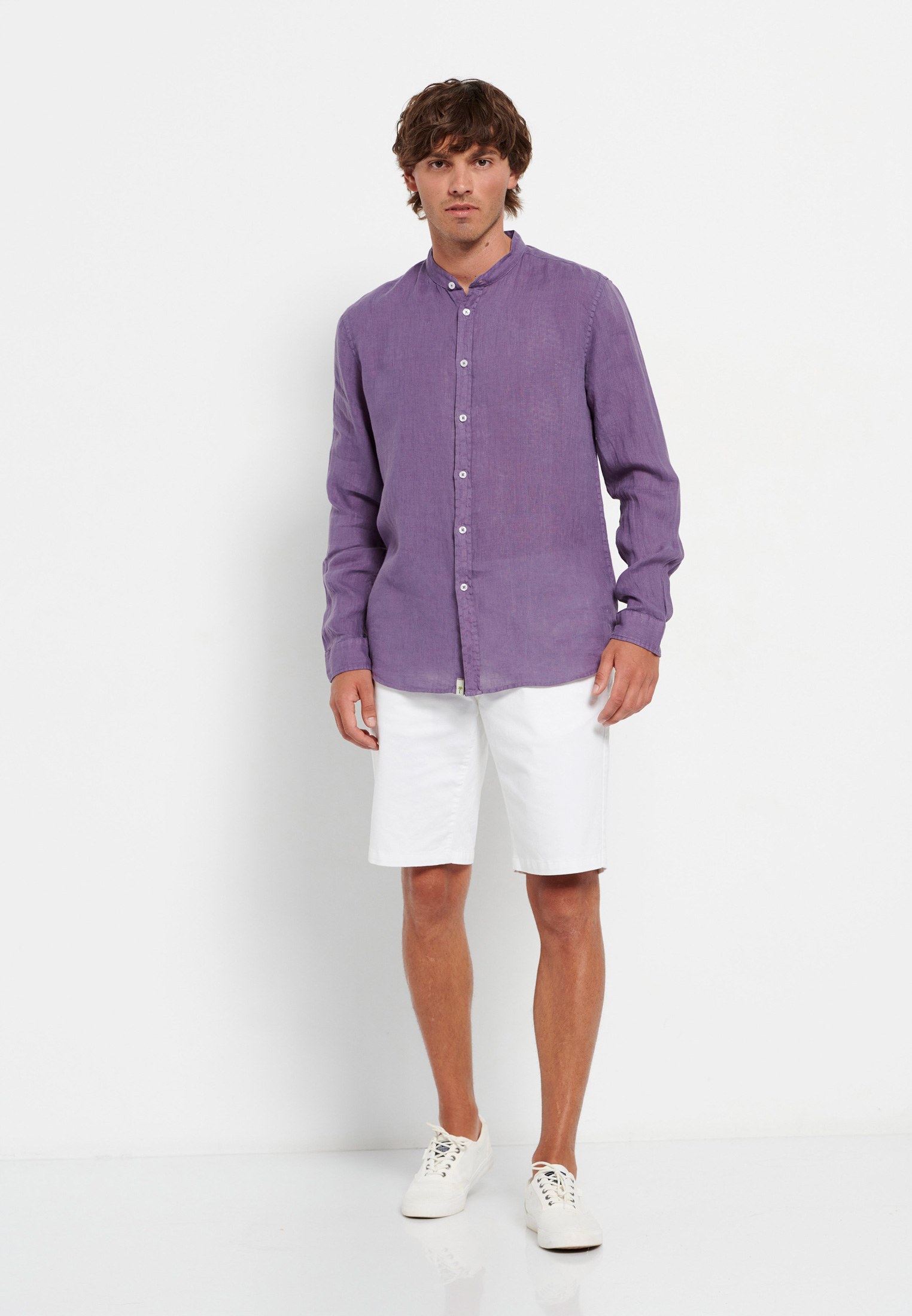 Λινό πουκάμισο με λαιμό mao φωτογραφία