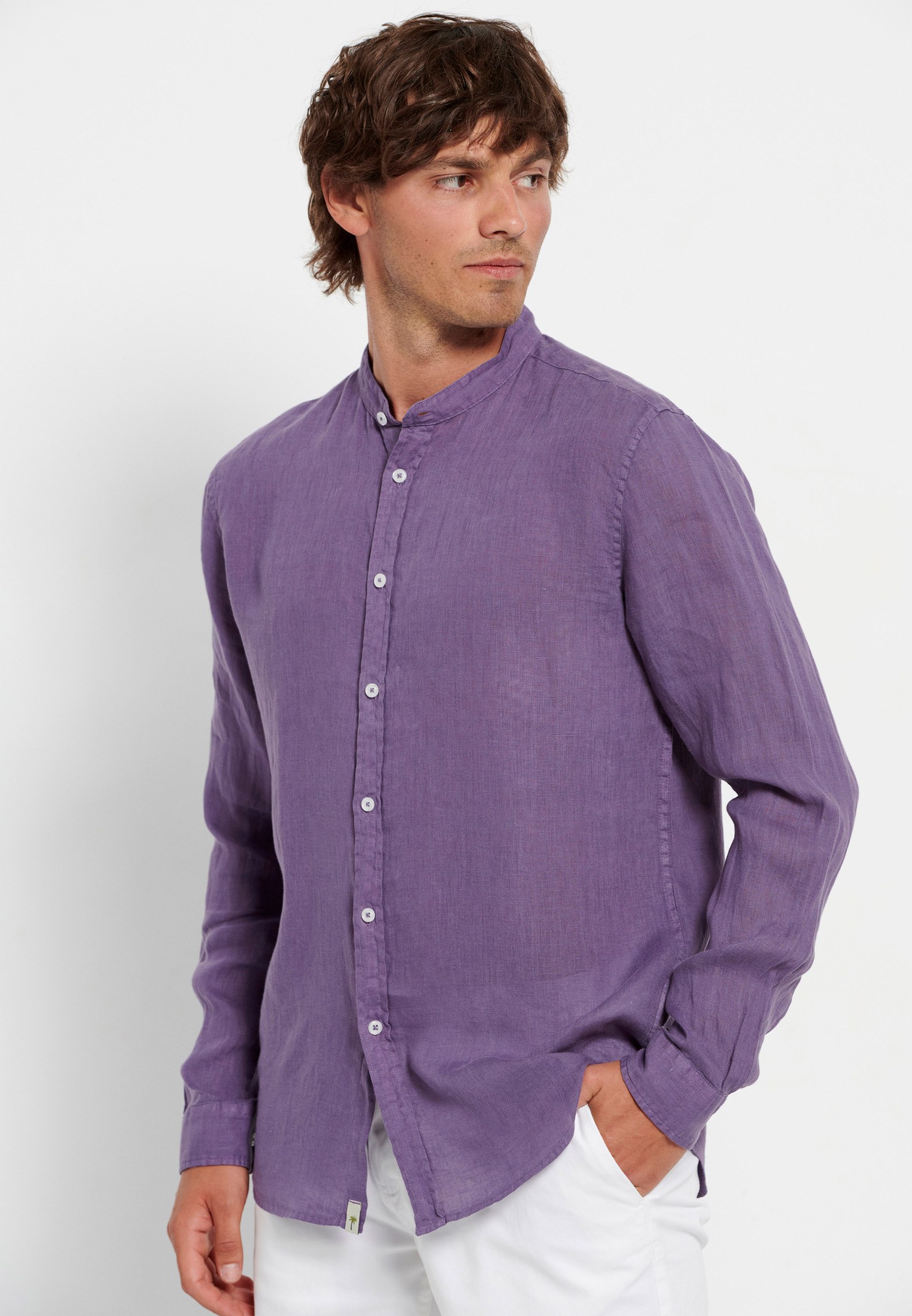 Λινό πουκάμισο με λαιμό mao φωτογραφία