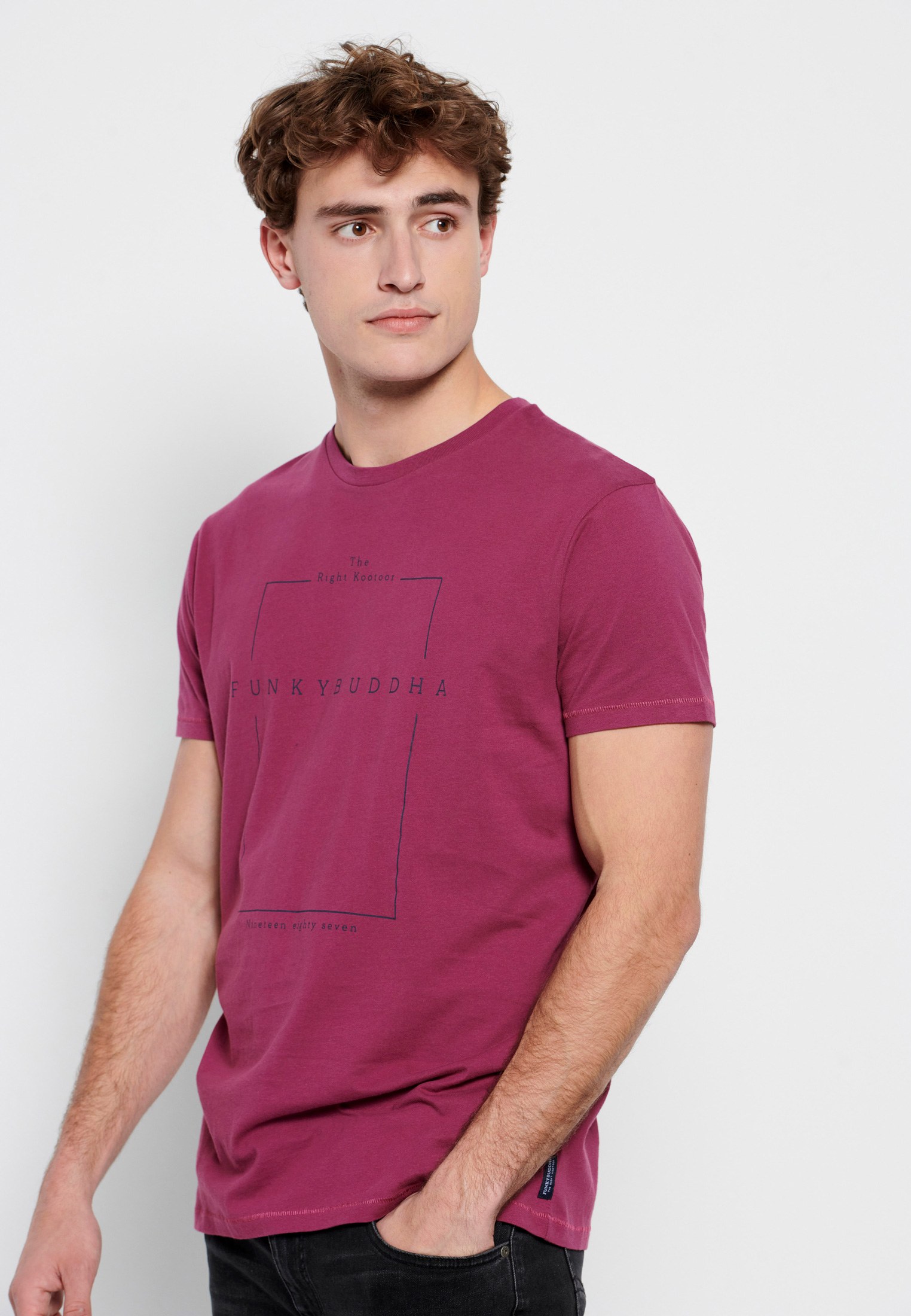 T-shirt με minimal branded τύπωμα φωτογραφία